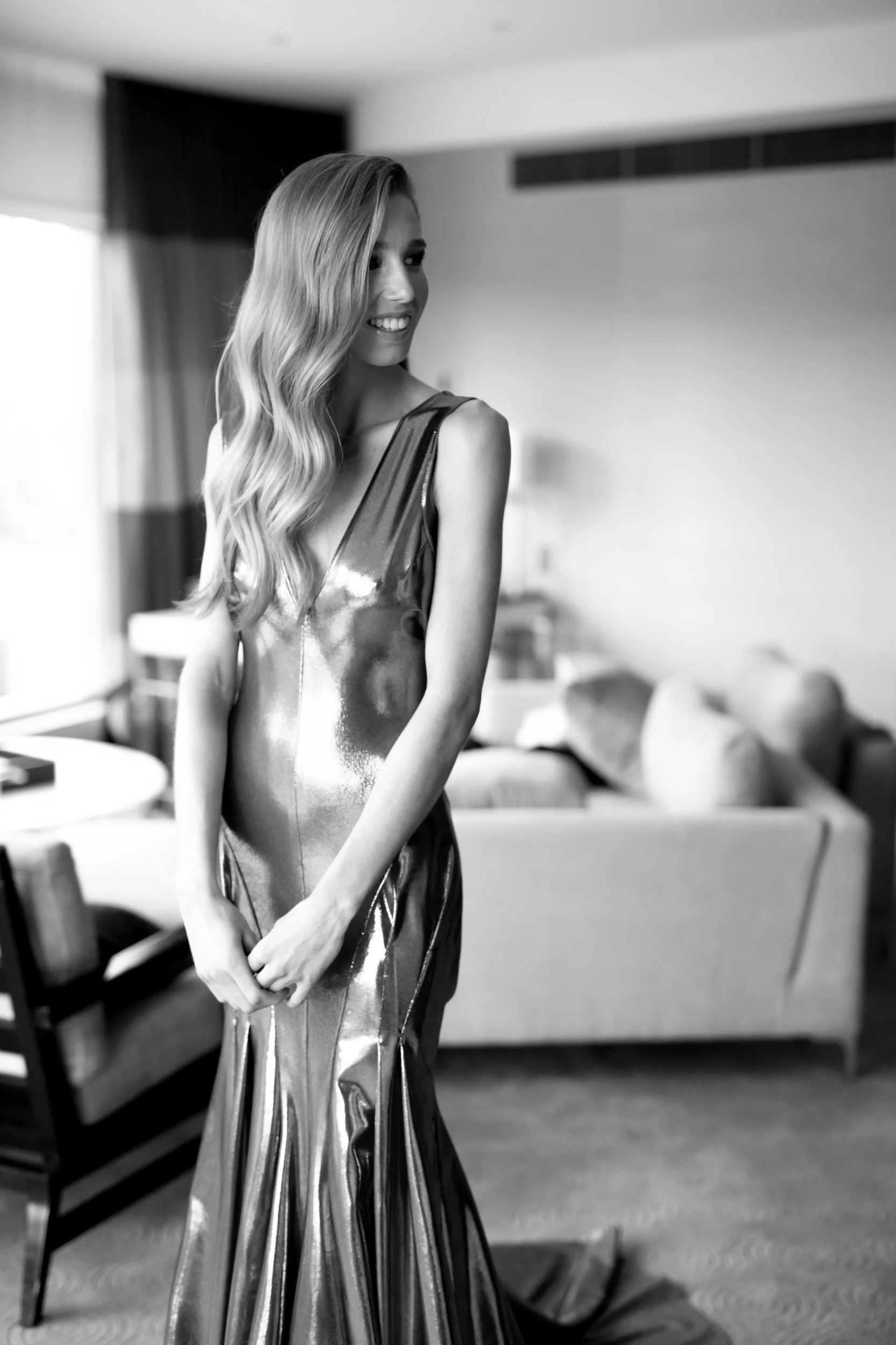 White Vine Photography-Sophie Harmer-2018-Brownlow-best-dressed-Georgia-Young-Couture-Melbourne-Photographer-Crown-Fshion (3 of 13).jpg