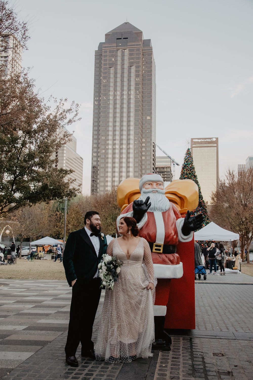  Christmas wedding in Dallas 