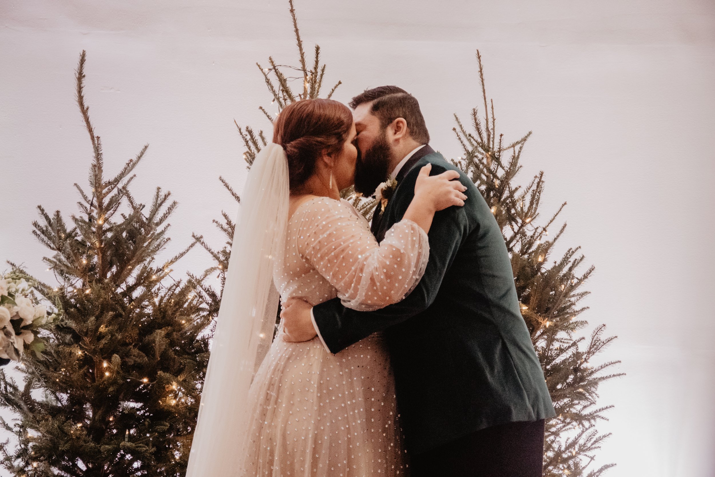 Cozy Christmas Wedding in Dallas 