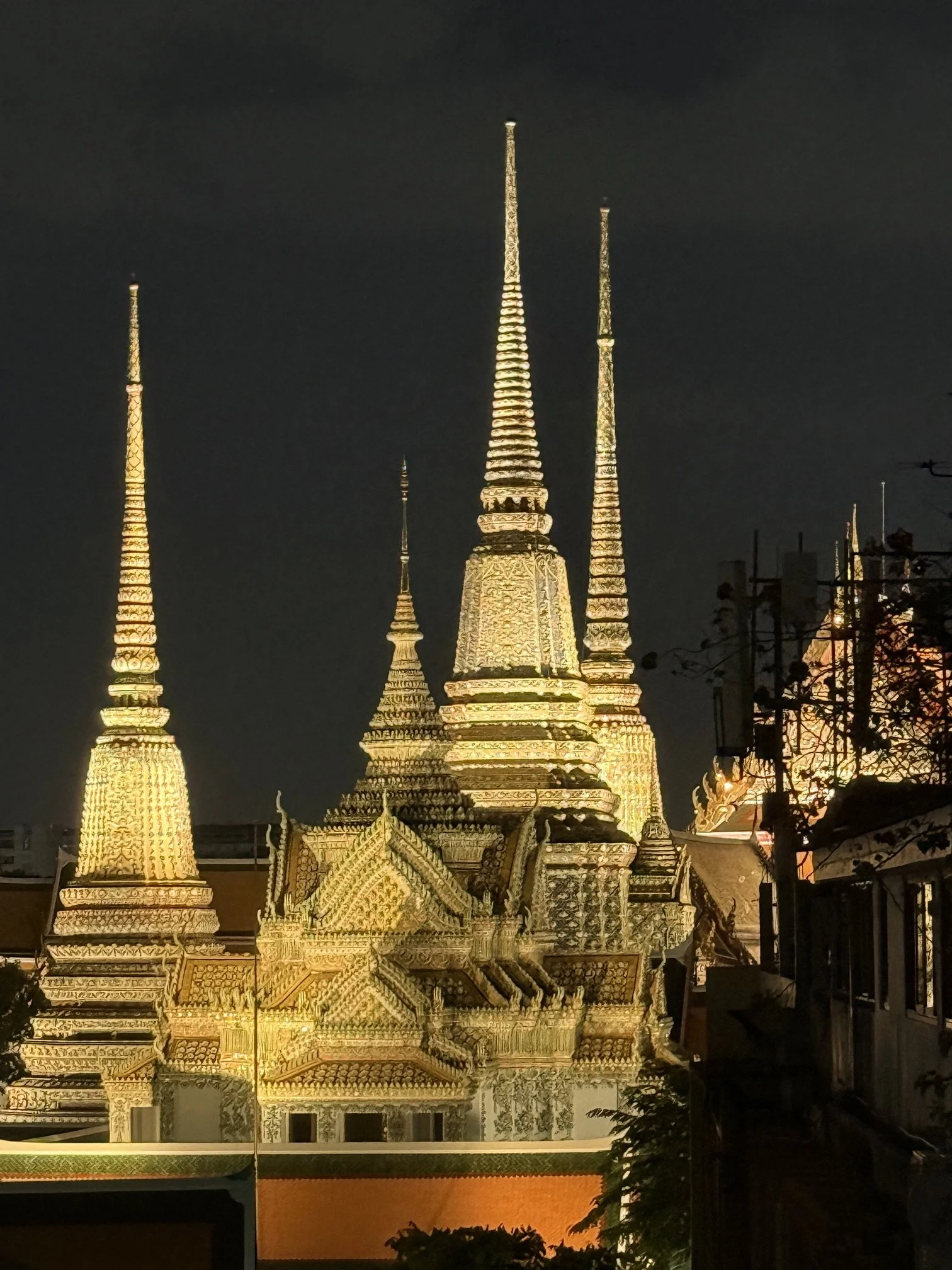 Wat Pho - Temple of the Reclining Buddha.jpg