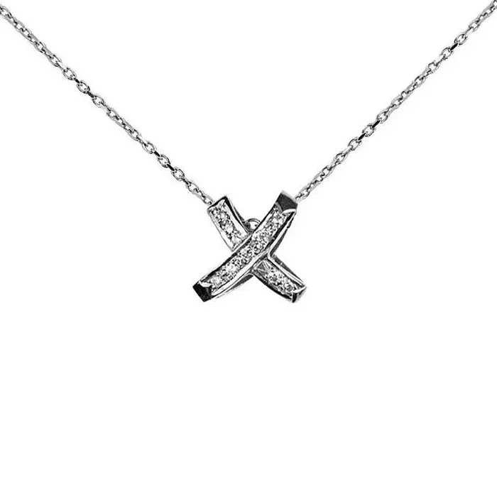 Pretty%252BCollection%252BKiss%252BNecklace%252Bin%252B9ct%252BWhite%252Bwith%252BDiamonds.jpg