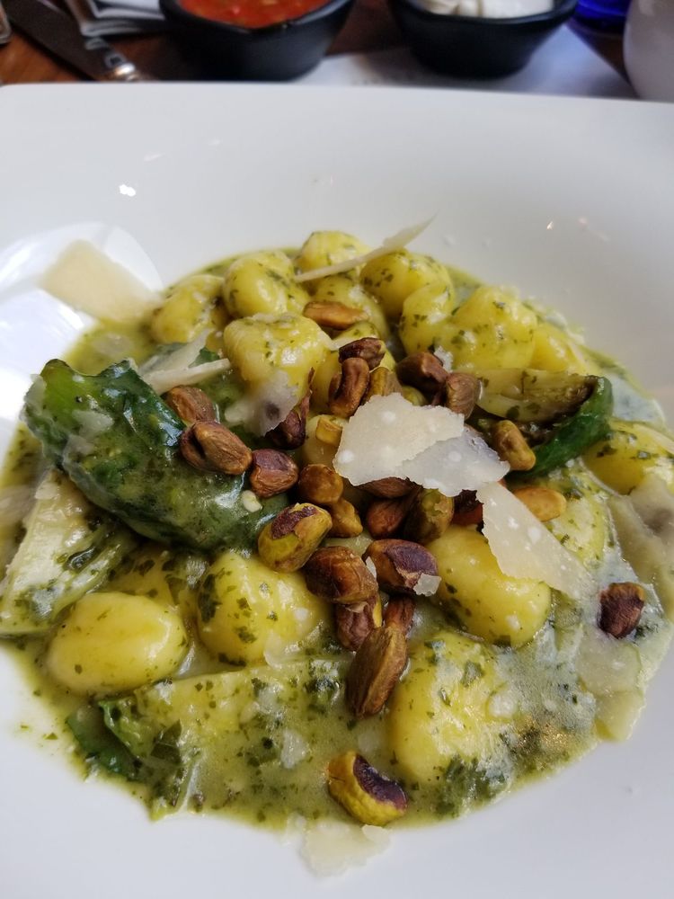 GNOCCHI BASIL PESTO