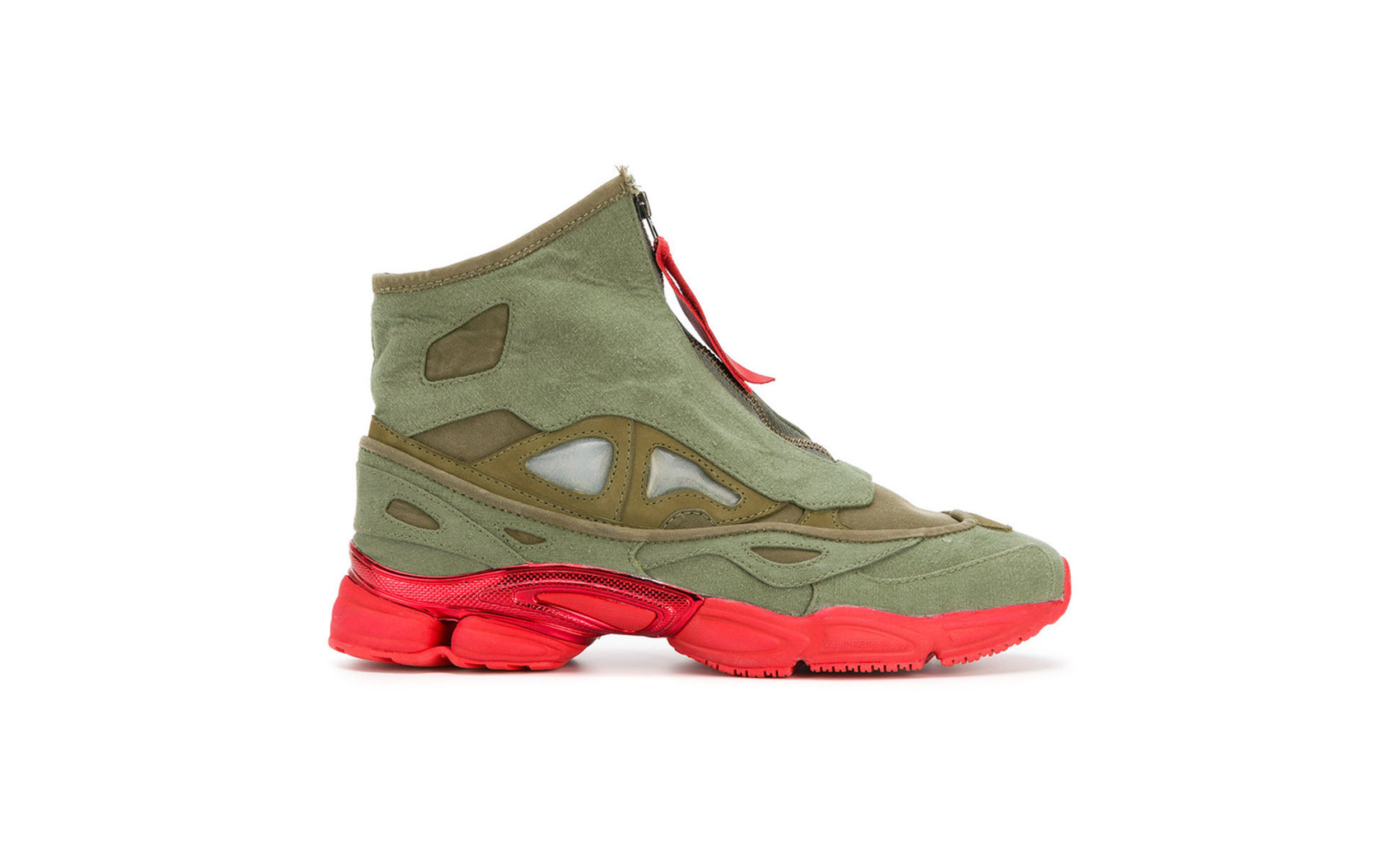 11_TSS_FARFETCH_PRODUCT_ADIDAS_RAF_SIMONS_OZWEEGO_WEB_01.23.22.png