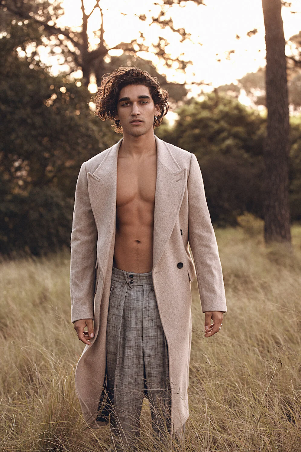 Model : Josh Heuston | Styling: Liv Rahim | Makeup: Chloe Langford