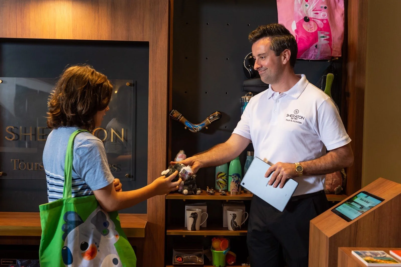 SHERATON SYDNEY TOURS &amp; ACTIVITIES PILOT