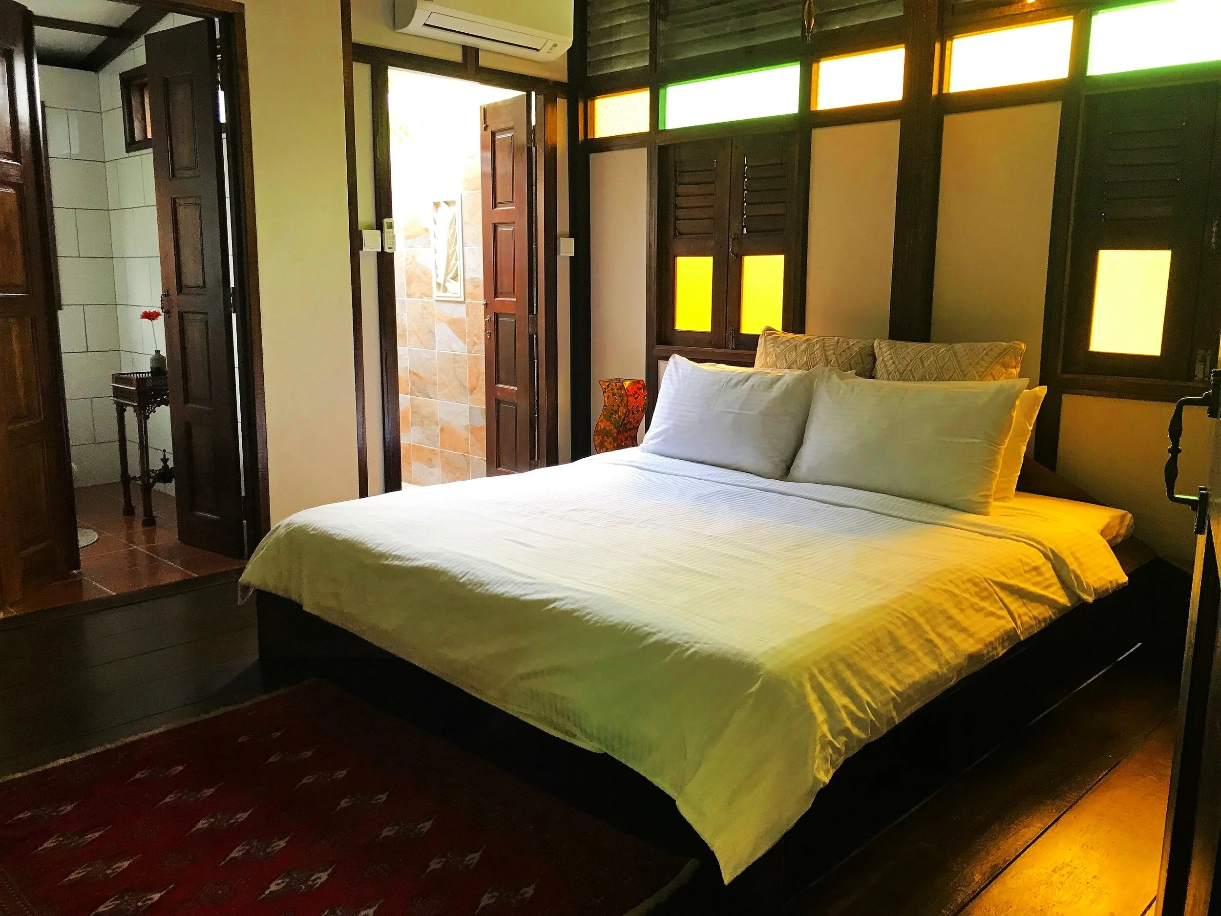 Kayu king-size bedroom.JPG