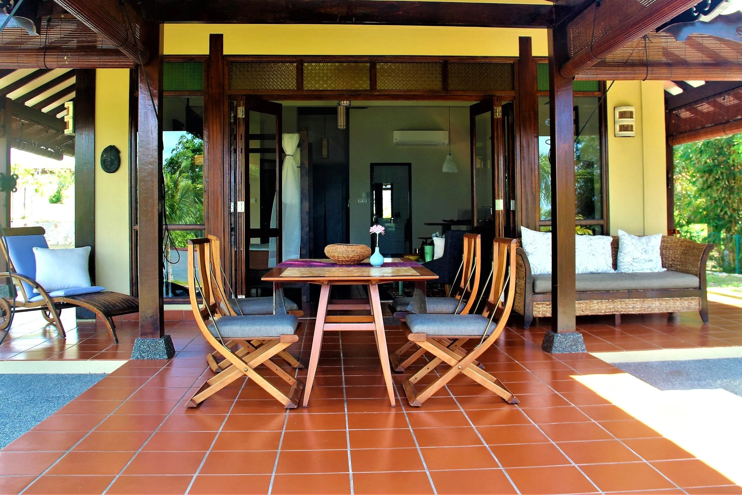 Patio (2).JPG