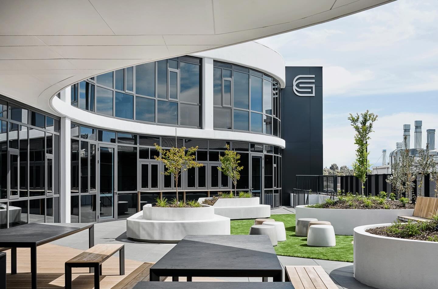 Capital Transport Offices

Architect: @cka__studio 
Builder: @grc_buxton 
Project Manager: @duoprojects 
Photography: @blachford 

#landscapearchitecture #roofterrace #roofgarden  #landscapedesign #planterbox