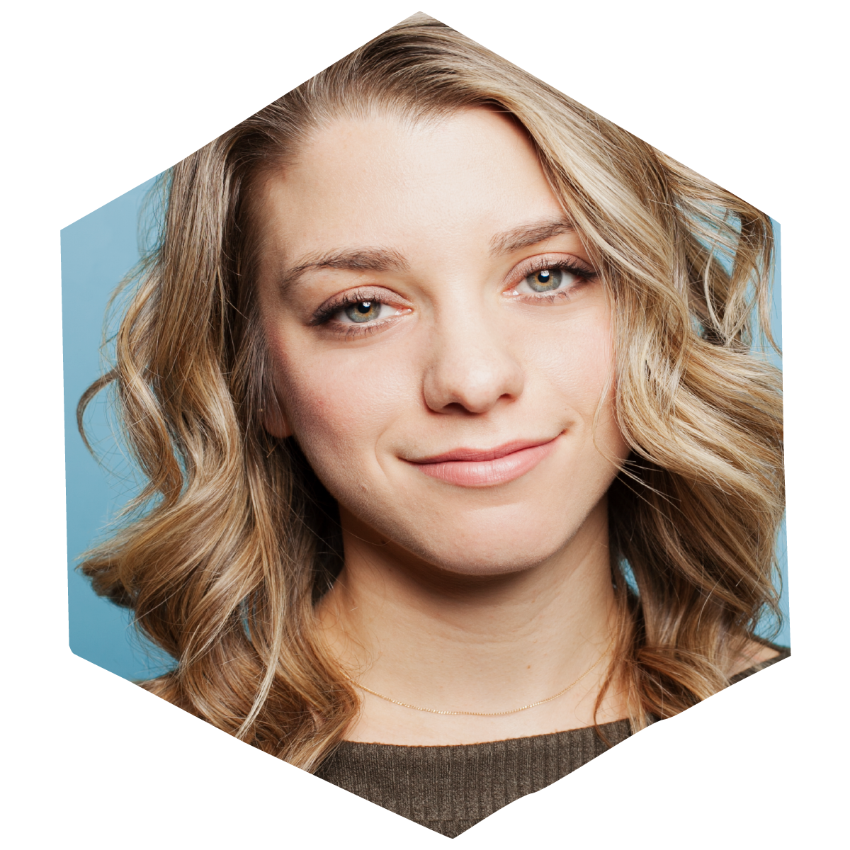 Arianna Passaro earned her BA in Anthropology from Northeastern University and worked in consulting before volunteering in Sri Lanka in 2016. This reignited a passion for early childhood education. Arianna is now an assistant preschool teacher at Luria Academy of Brooklyn.