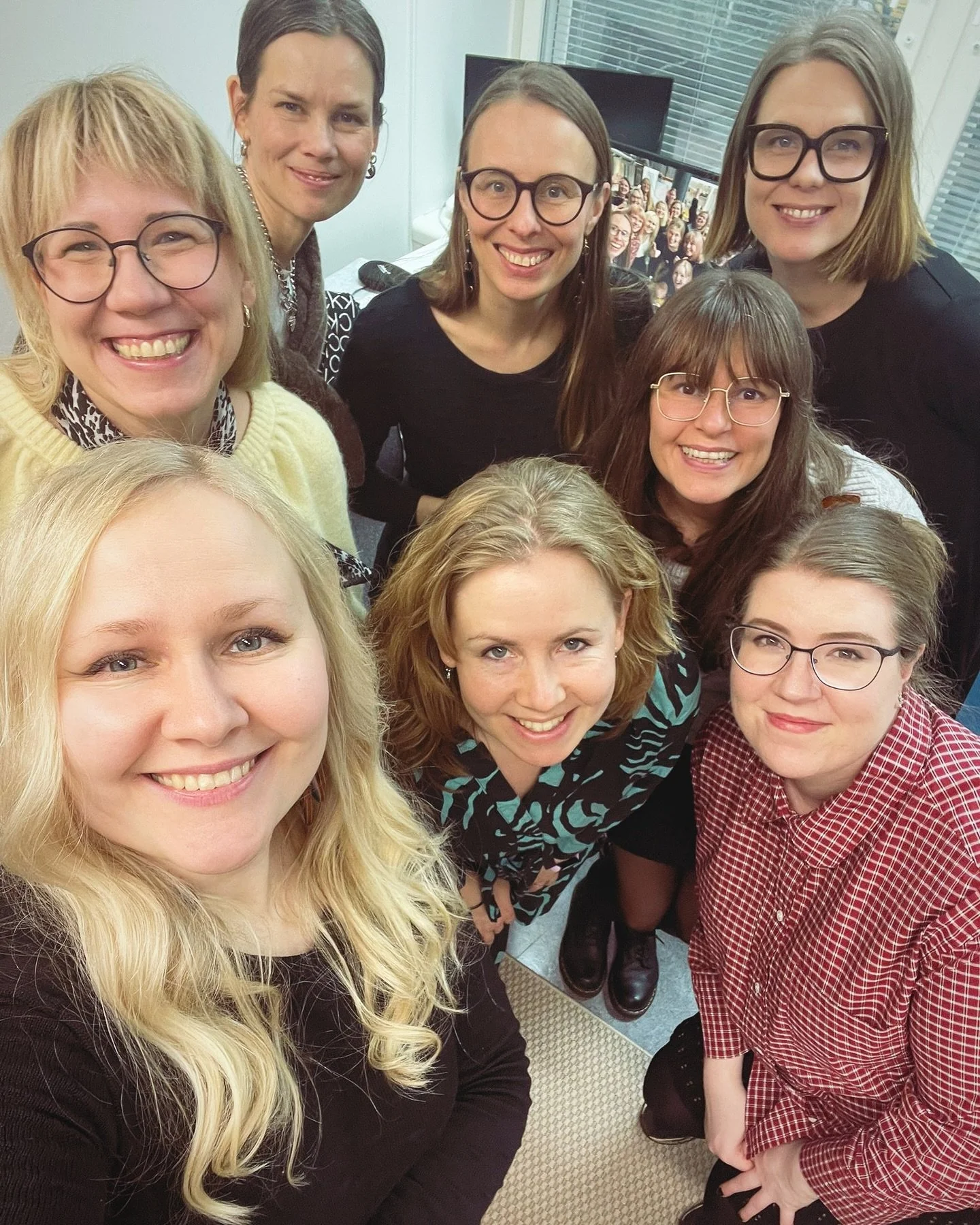 Eilen vietettiin toiminnanjohtajamme Annica Mooren l&auml;ksi&auml;isi&auml;. ❤️

L&auml;hes kuuden vuoden taivalta on syyt&auml; juhlistaa! MiB on t&auml;n&auml; aikana kasvanut vahvaksi ty&ouml;el&auml;m&auml;vaikuttajaksi ja ura&auml;itien ykk&oum