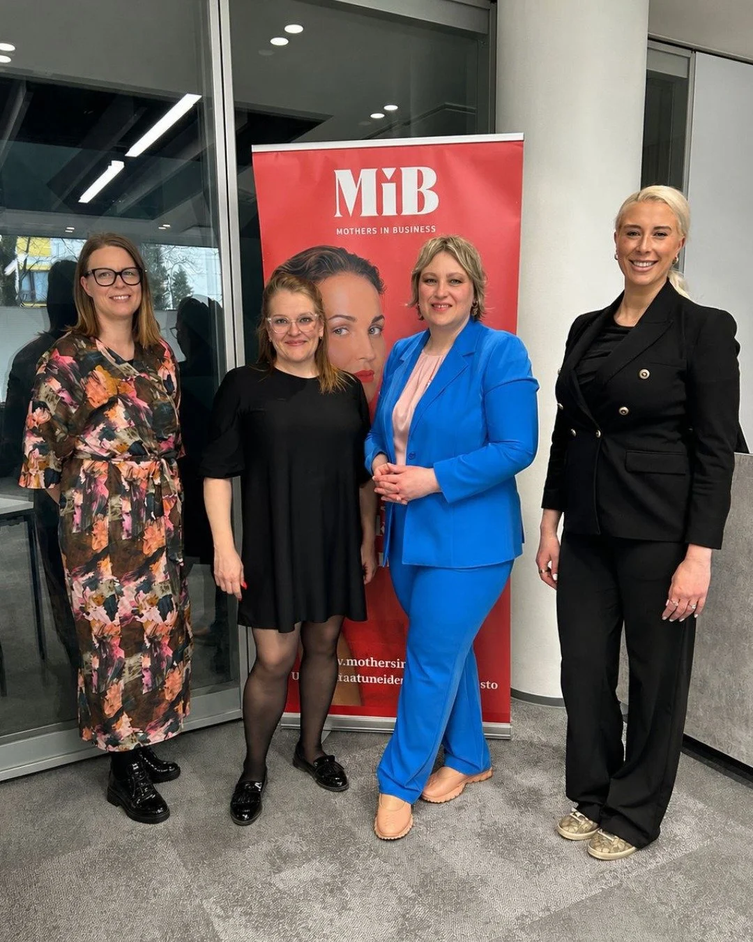 MiB ry:n kev&auml;tkokous j&auml;rjestettiin launantai-iltap&auml;iv&auml;ll&auml; 25.4.2026 samassa tilassa heti aktiiviseminaarin j&auml;lkeen, mik&auml; mahdollisti j&auml;senten k&auml;tev&auml;n liittymisen mukaan my&ouml;s paikan p&auml;&auml;l