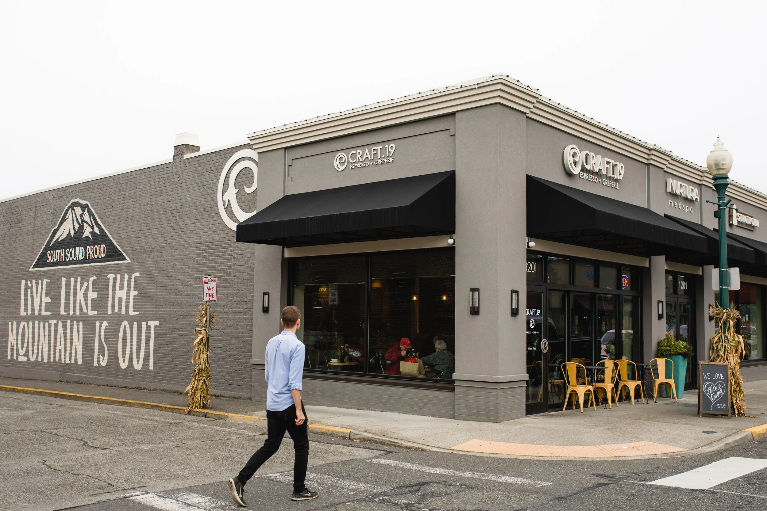 Walking to CRAFT.19 in Sumner.jpg