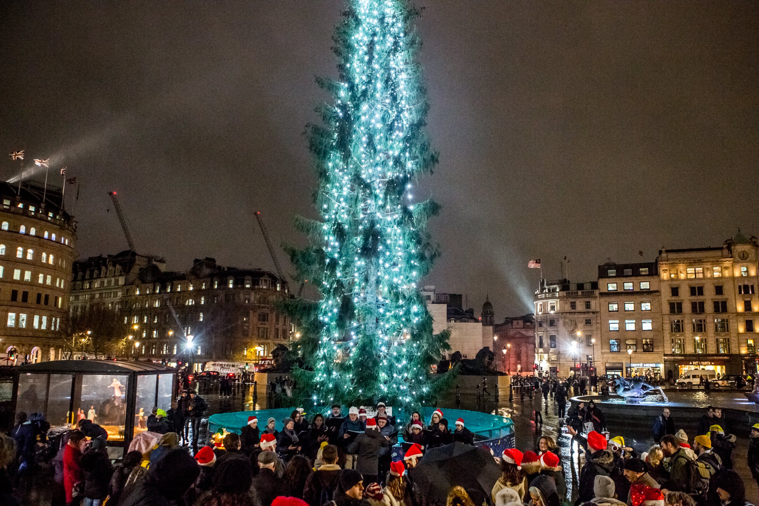 London Classical Choir singing carols in Trafalgar Square