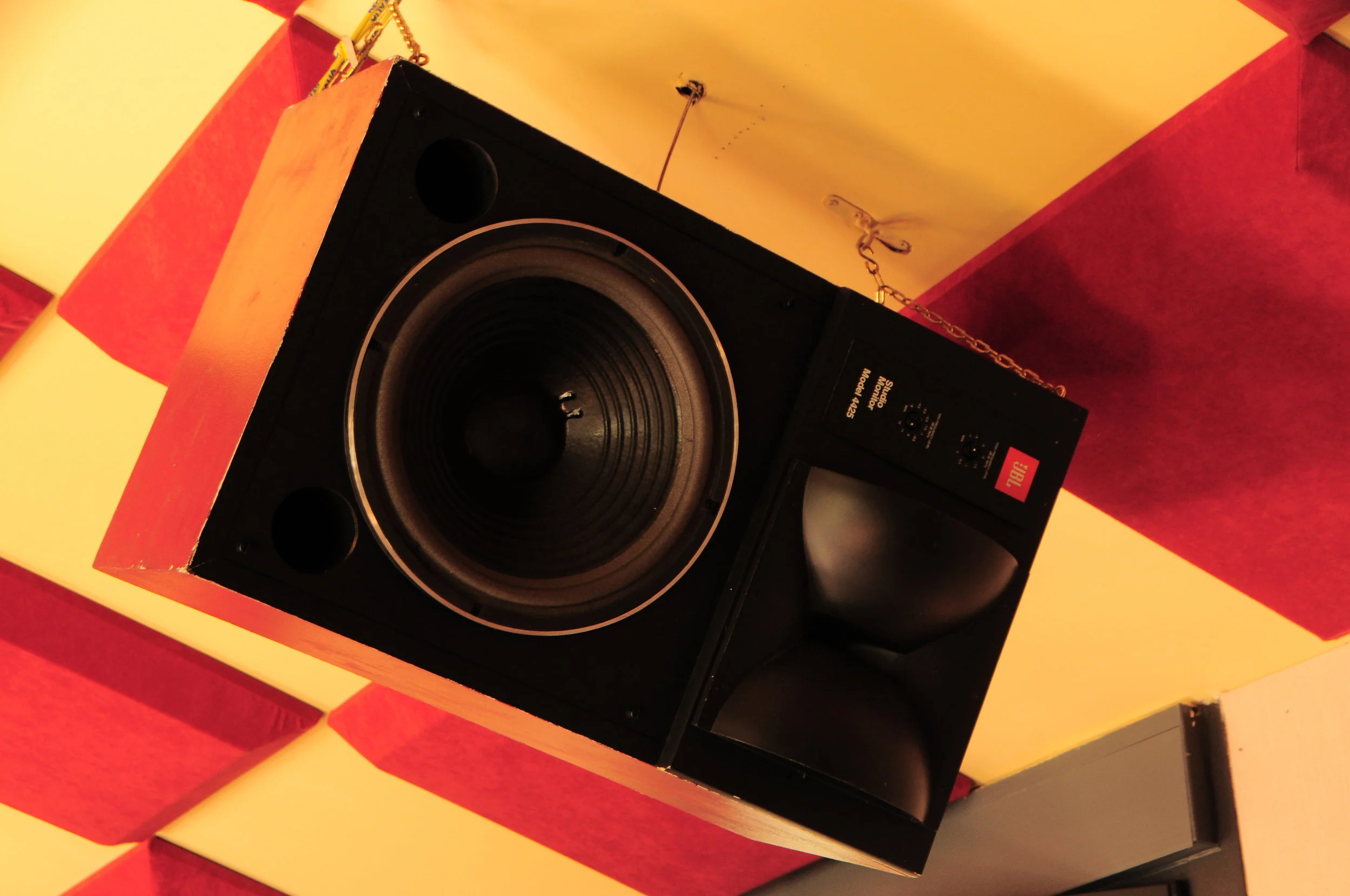 jbl 4425 studio monitors