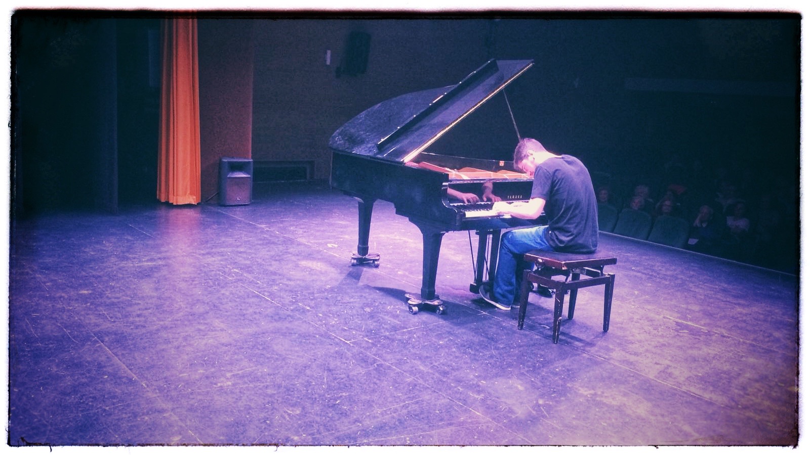 Pablo Thonon at a solo piano concert