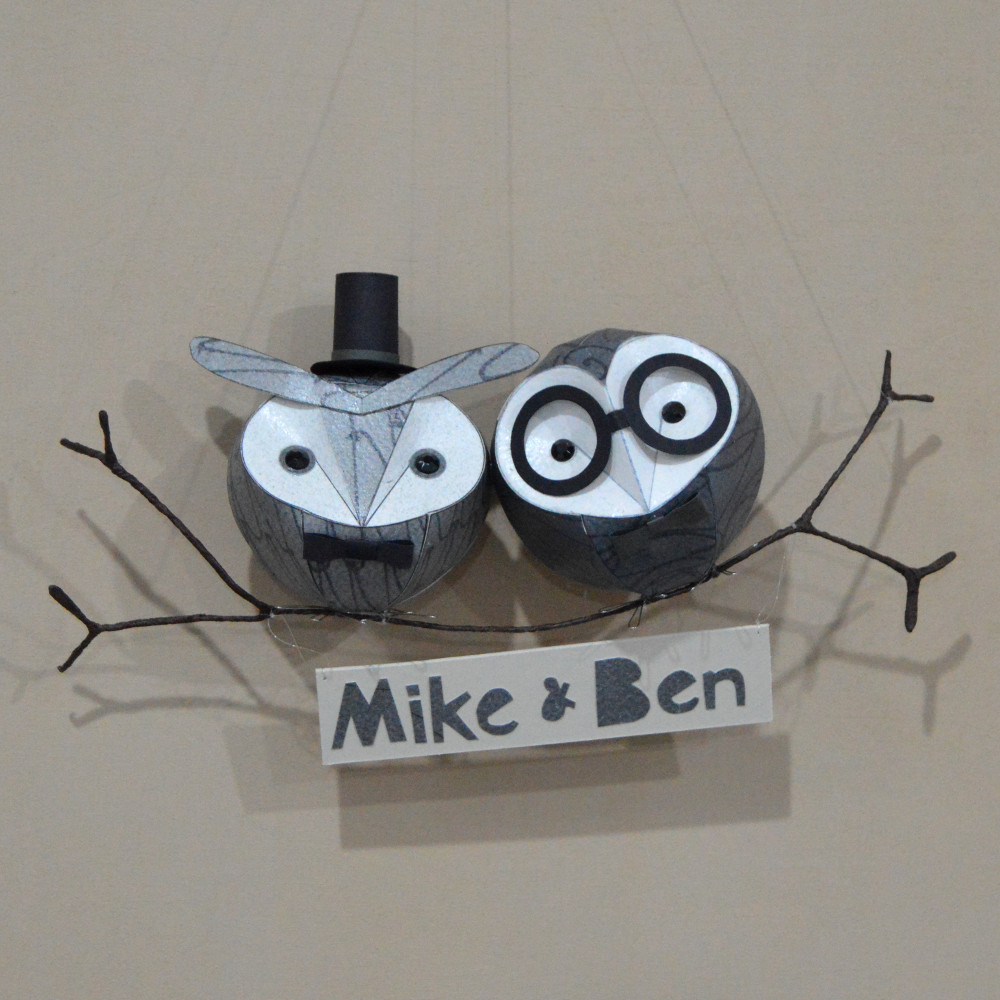 Babies can be made in various sizes and arranged in groups on a plain or floral branch. Dapper embellishments can also be added, as well as name plaques, which hang from the branch. Hats, glasses, bowties: +£3-6 per branch Name plaque: +£10-15