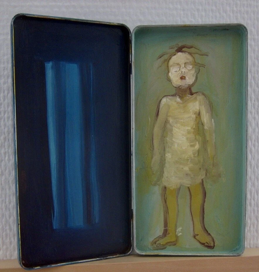 Carolyn Prescott, Diffusion, 2015 - 2020, oil on tin box, open 19 x 19 cm