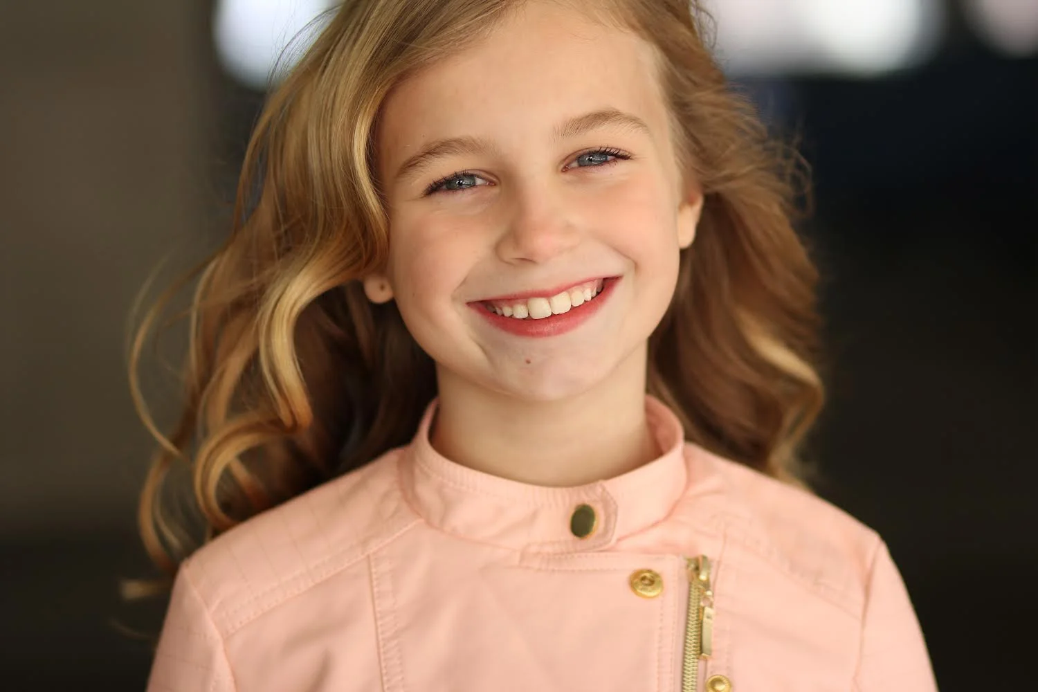 ELLA GIESE ELLA GIESE (Kailyn Bailey) is 10 years old and a native of Atlanta, Ga. She has been acting for over a year and loves tv and film with her start in musical theater at the Alliance Theatre in Atlanta. She made her film debut in Fray Forde and Catherine Dee Holly’s film GOOD HAIR and is thrilled to be playing the part of Kaylin in Pop-Pop is Dead. 