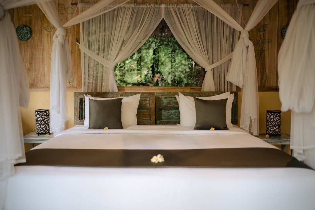 bali-yoga-retreat-center-ubud-bedroom-hatha.jpg