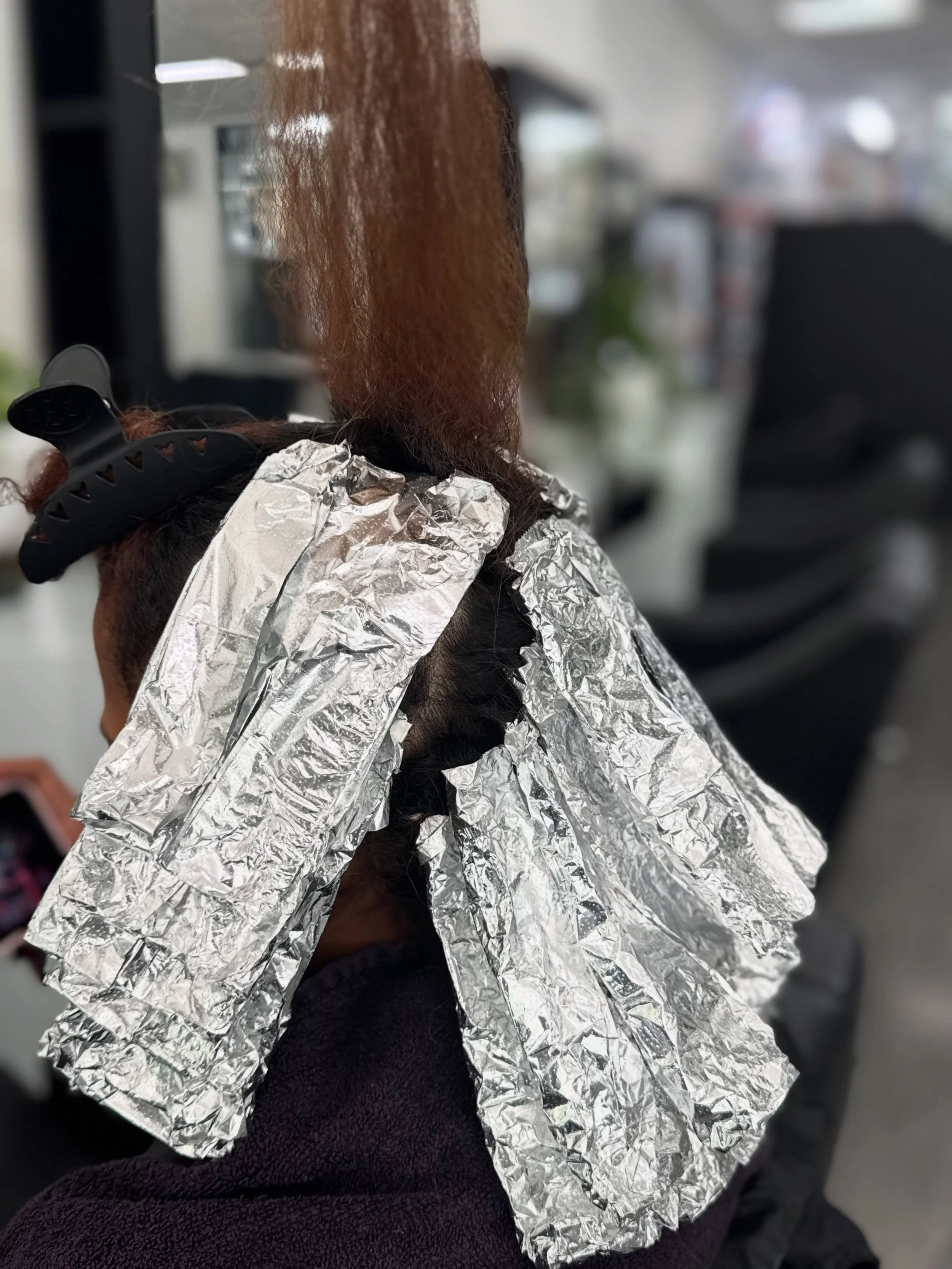 Colour correction in progress! Foils using our fav @foilmefoils 

#colourcorrection #curlyhair #foils #hairtransformation #fyp