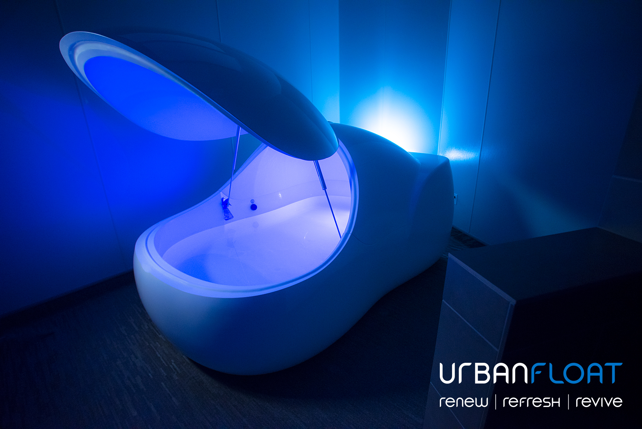 UrbanFloat-Floating-Isopod-Room-1.jpg