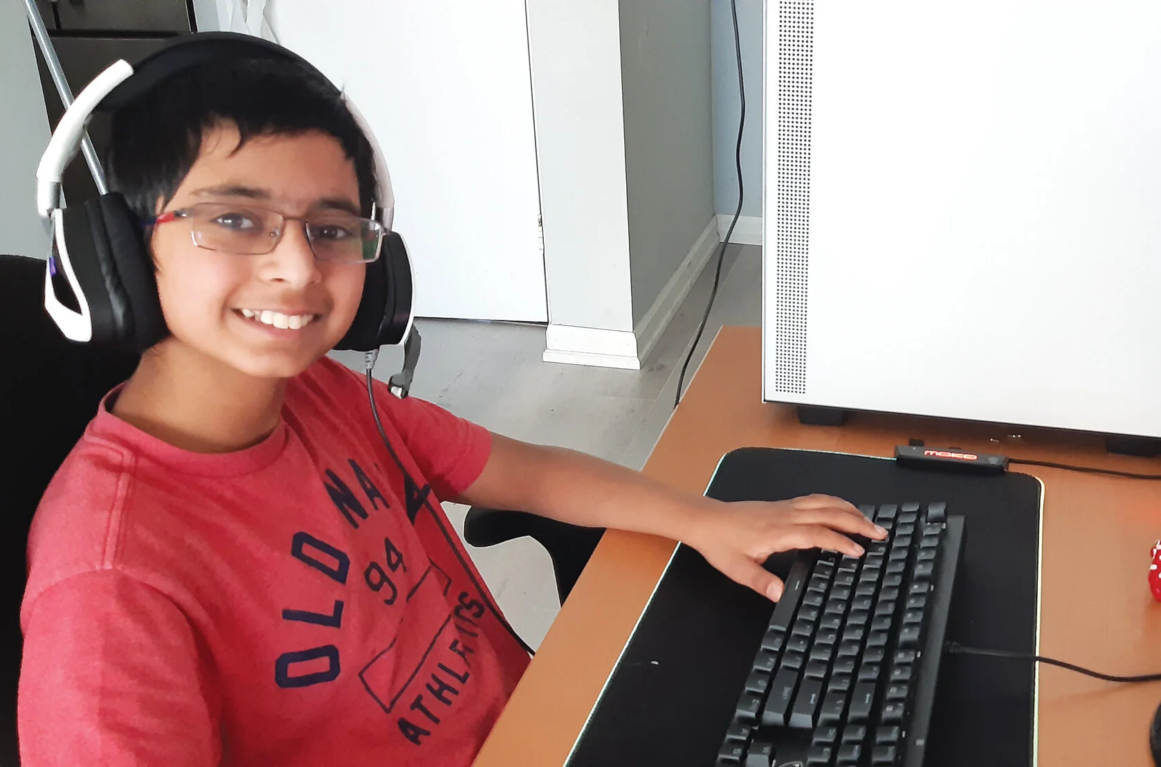 MEET ROHIN
