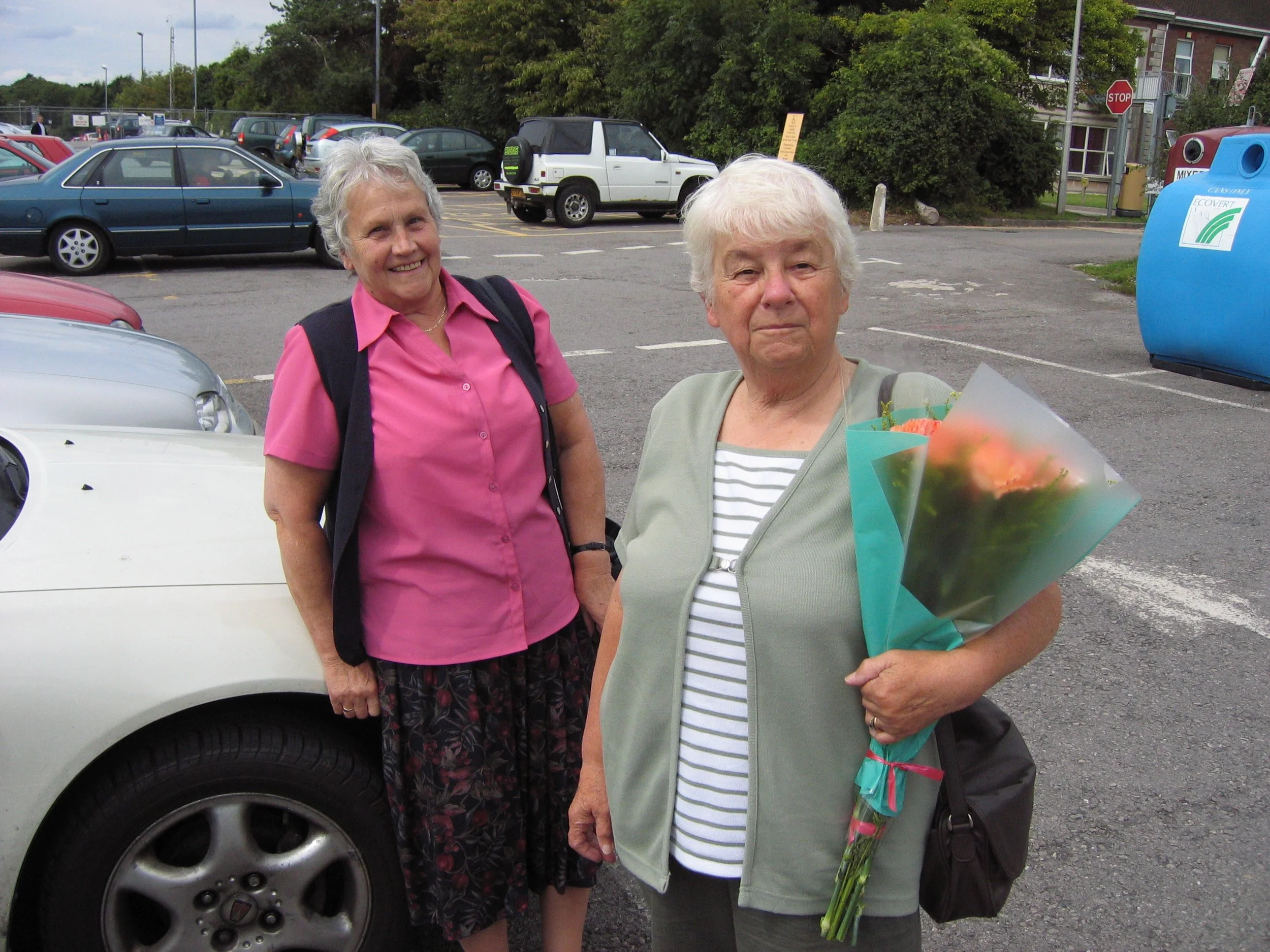Mum and A.M. go to see Auntie Lynne 001.jpg