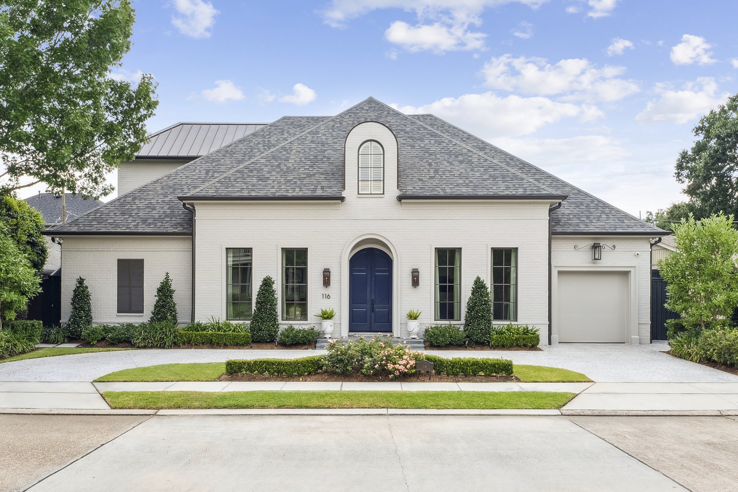 116 Magnolia - Front .jpg