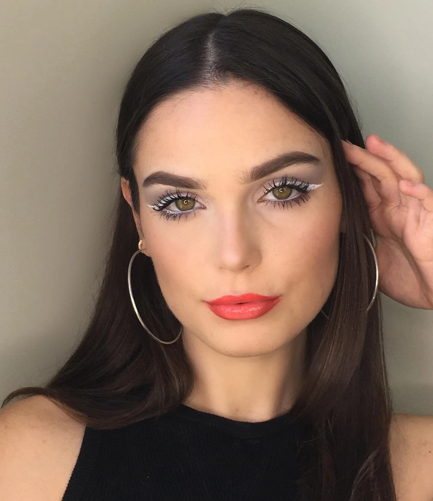 New video on this look later !!! ❤️ using white liquid liner from @morphebrushes with @suqqu_official eyeshadow (designing color eyes - shungasumi - 130), and NO FALSIES NEEDED with my favorite bad gal bang mascara from @benefitcosmetics .
.
.
.
.
.
