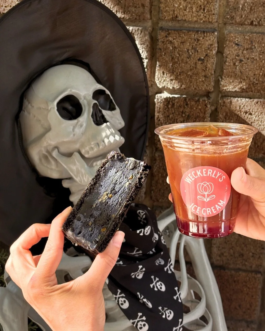 Orange you dying for a blood-curdling treat? ππ
This Halloween, we’re serving up treats that are drop-dead delicious:
π€ Black Orange Ice Cream Sandwich: orange cookies and cream ice cream, candied orange pieces, and orange marmalade betwee