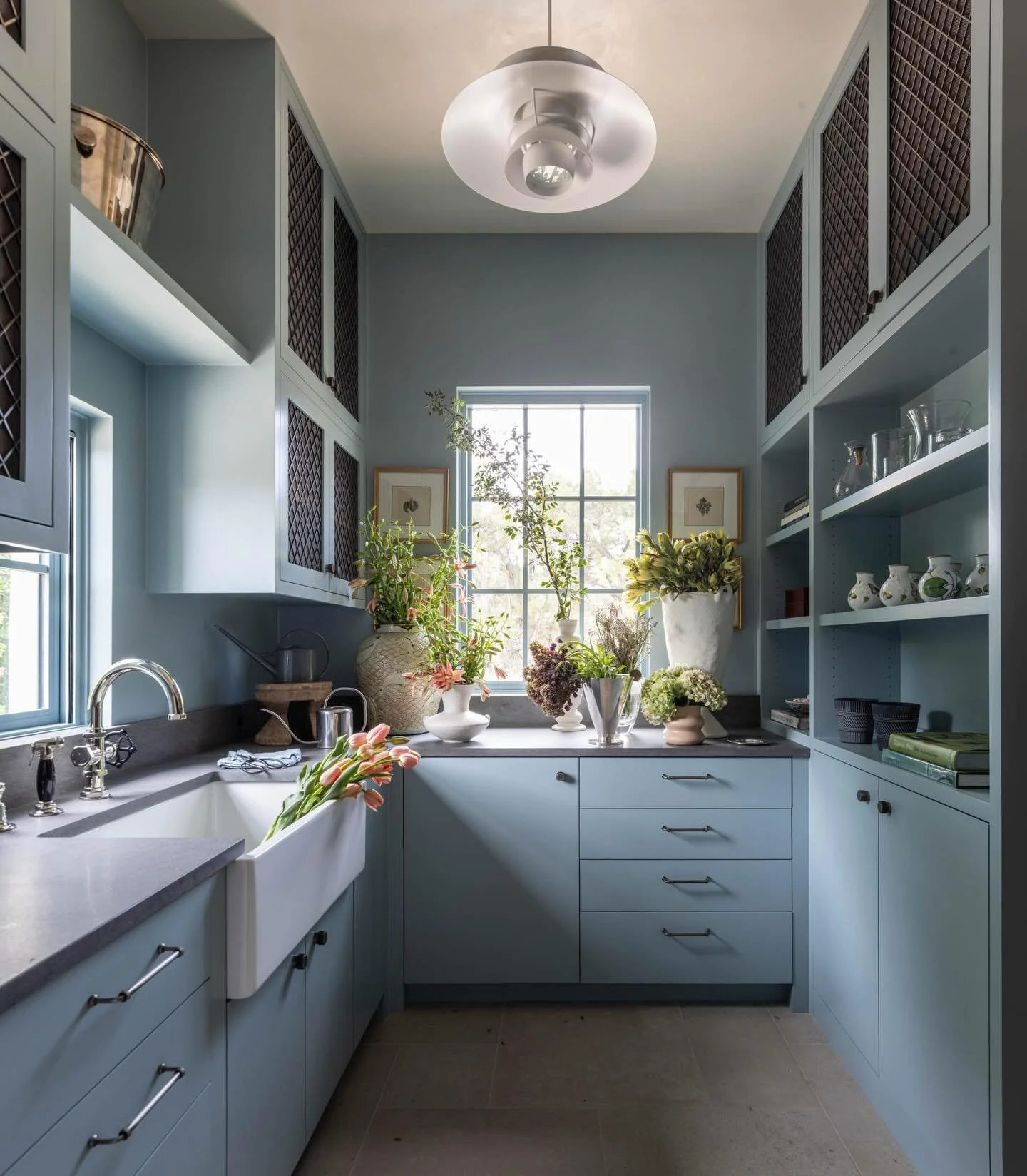 Enjoying these floral moments of our Arrowhead project, with lovely Waterworks fixtures by @alexander_marchant 
Architecture: @rickandcindyblack
Interiors: @kristennixinteriors
Contractor: @classicconstructors
Landscape: @jpbdesignstudio
Photography: