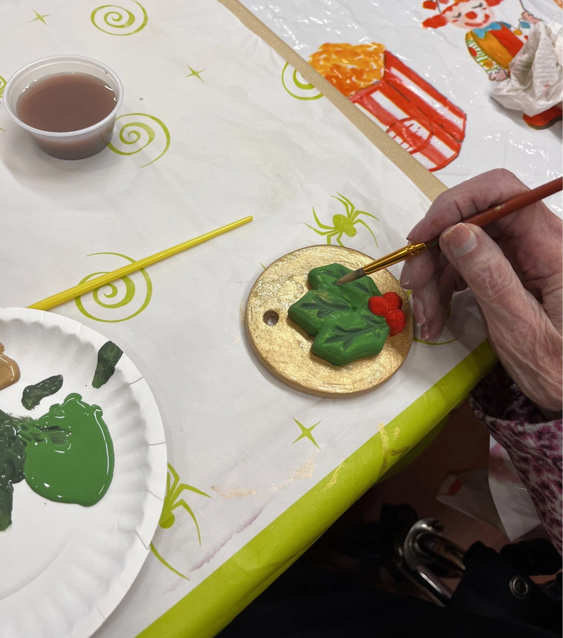 This artist painted a beautiful gold background.