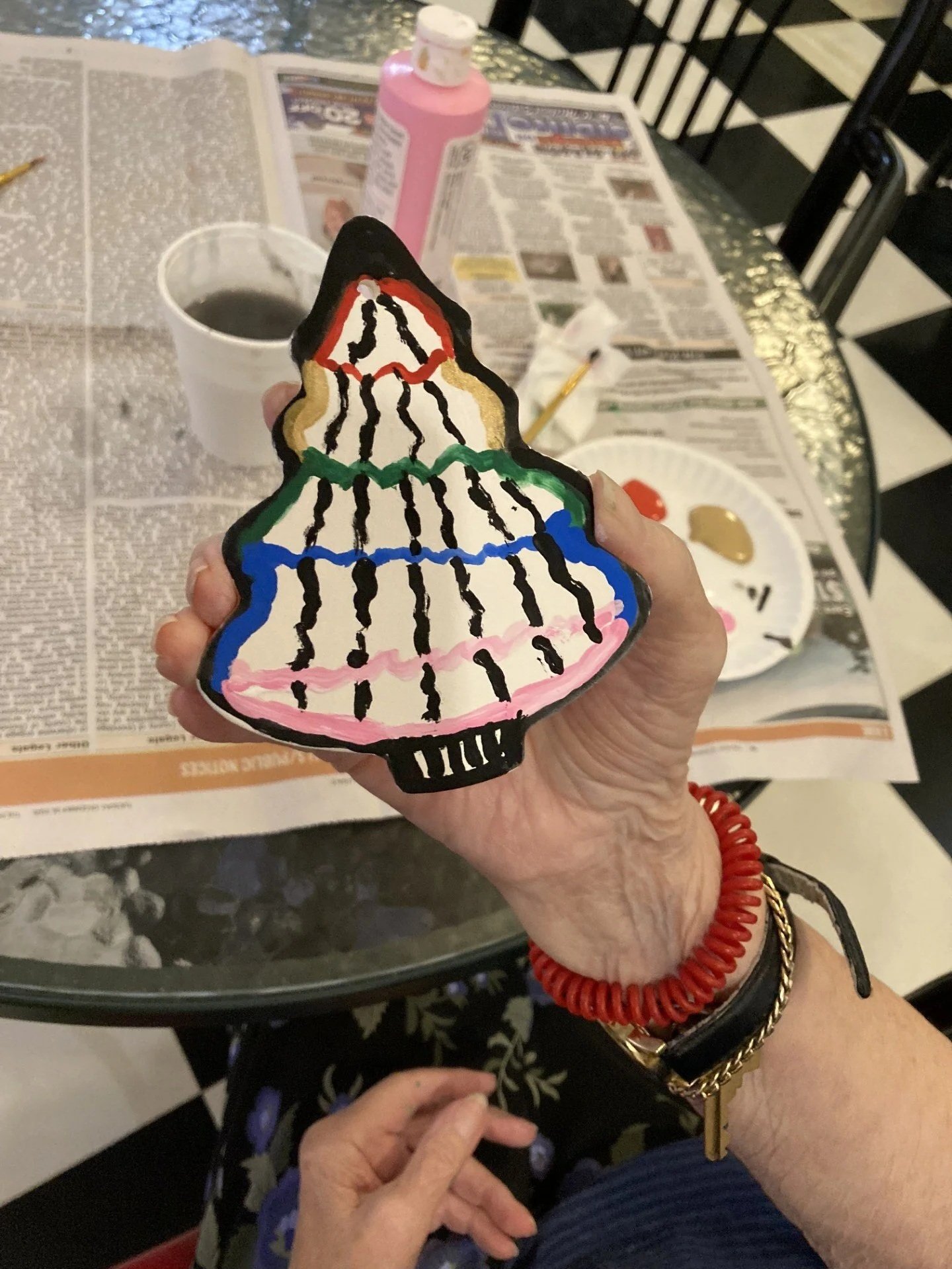 This Christmas tree ornament has a lot of detail.