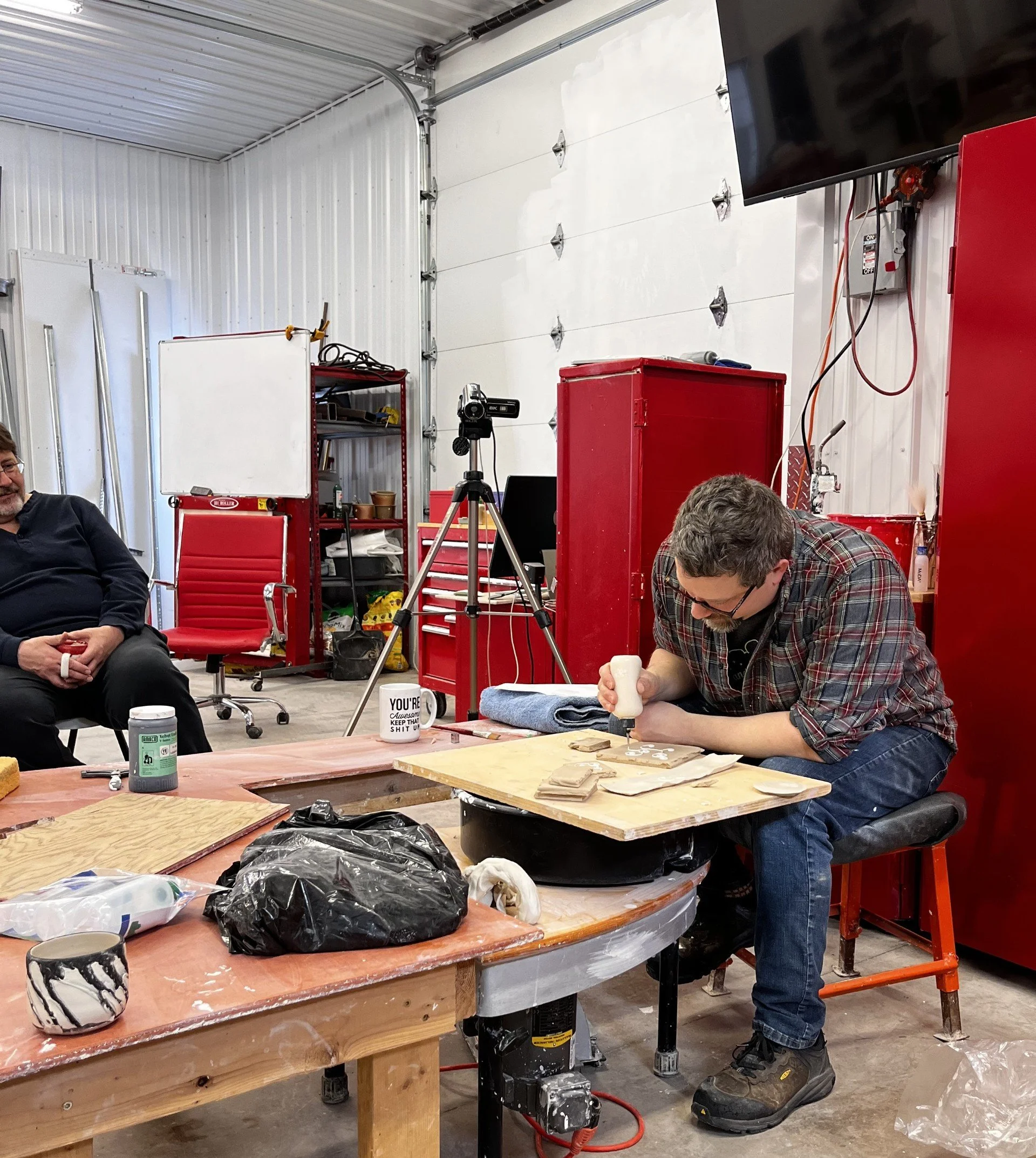 Tim demonstrates slip trailing.