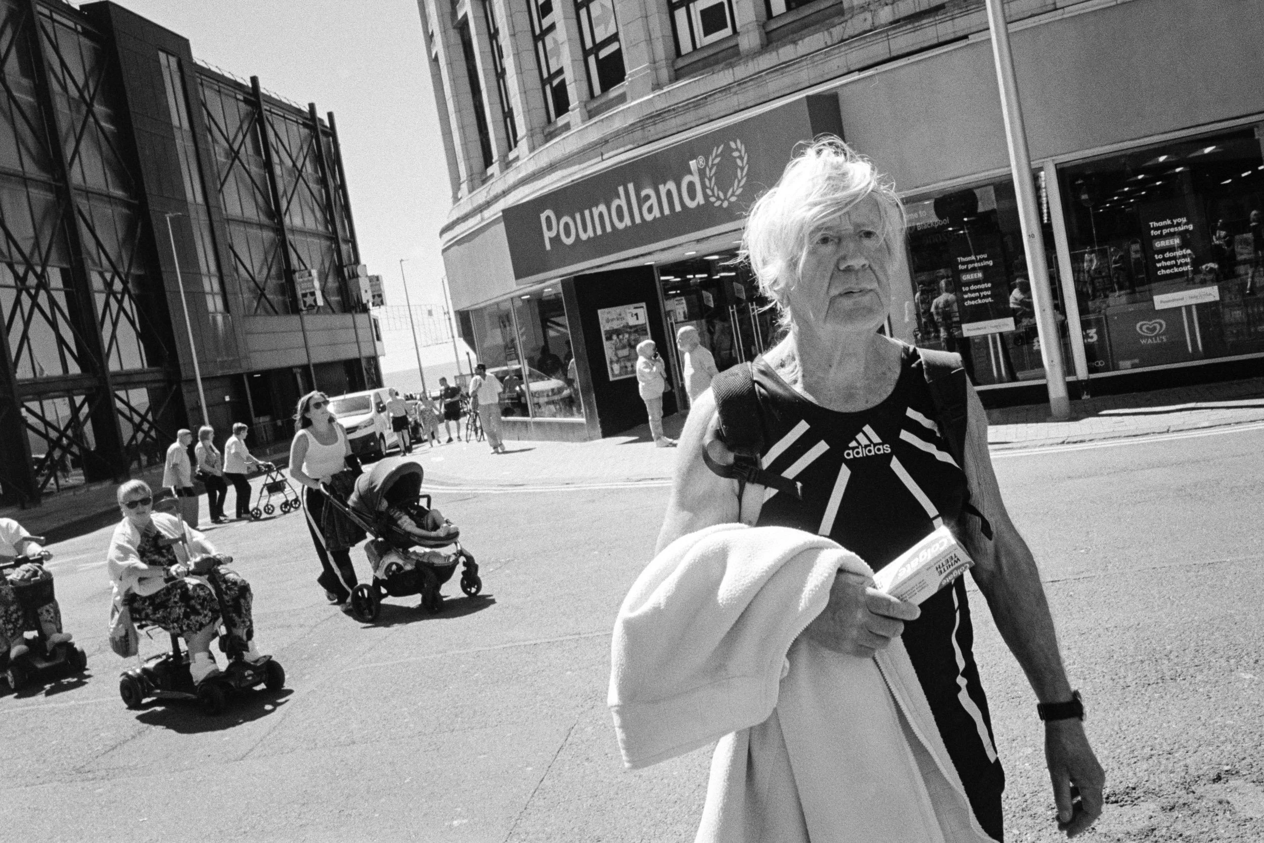 blackpool-street-photography-robert-watson-014.jpg