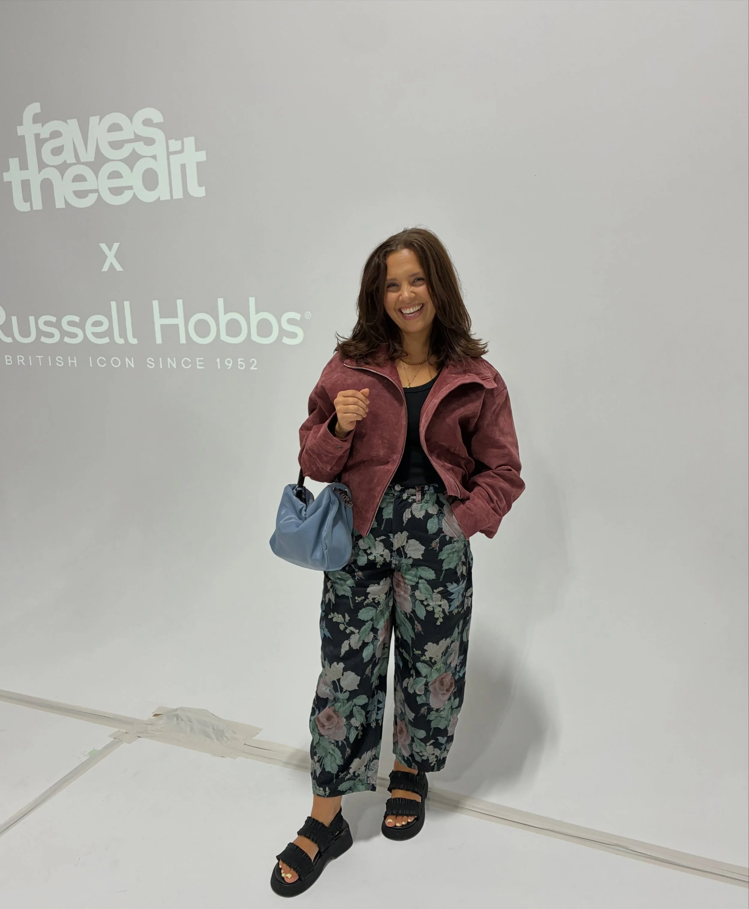 Turns out straight hair is basically an invisibility cloak because several people I ACTUALLY KNOW didn&rsquo;t even recognise me at @favestheedit LFW event 😂