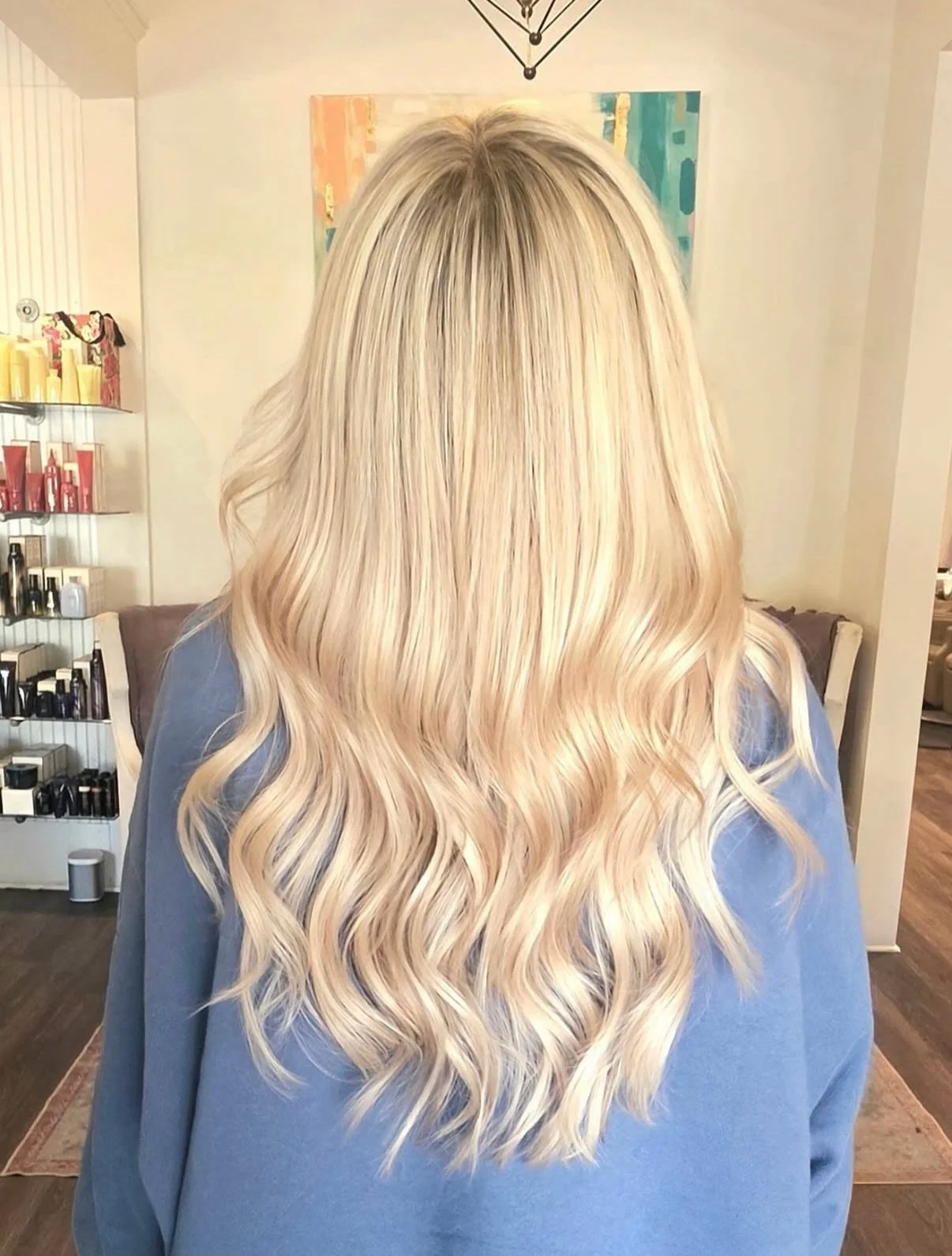 Blonde that speaks for itself. 🤍✨

Soft dimension, creamy tones, and effortless waves. The kind of blonde that looks just as good from every angle. 😍

Ready for your blonde moment? Let&rsquo;s make it happen. ✨ Swipe to see before ➡️

#BlondeGoals 