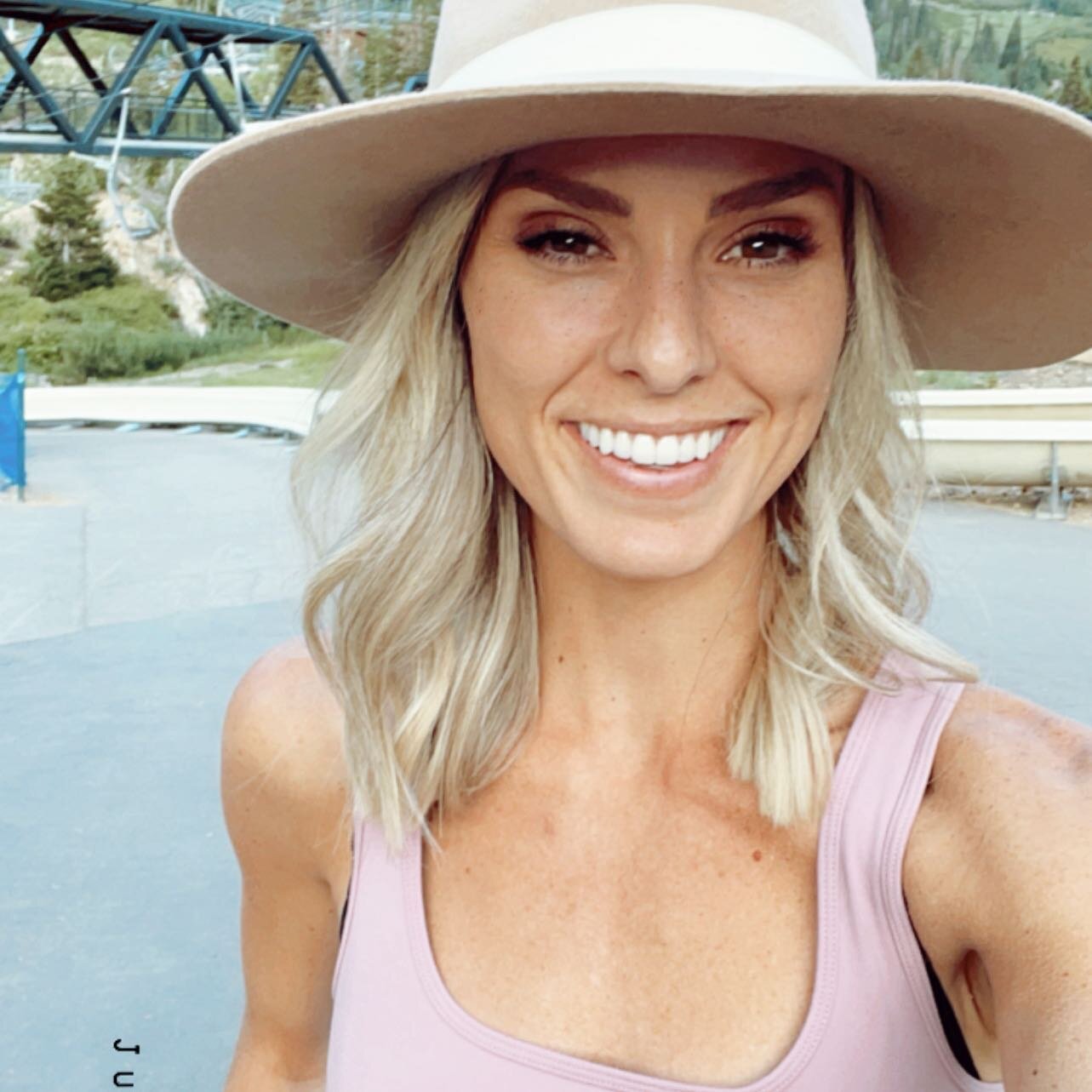 New profile picture&hellip;.because why not!? 💁🏼&zwj;♀️
(and I kinda love my new mountaineering hat! 🤣)

Hat is from @nordstrom and was $40. SOLD. 👏 Apparently there is a sale going on right now 😂 

That&rsquo;s all.