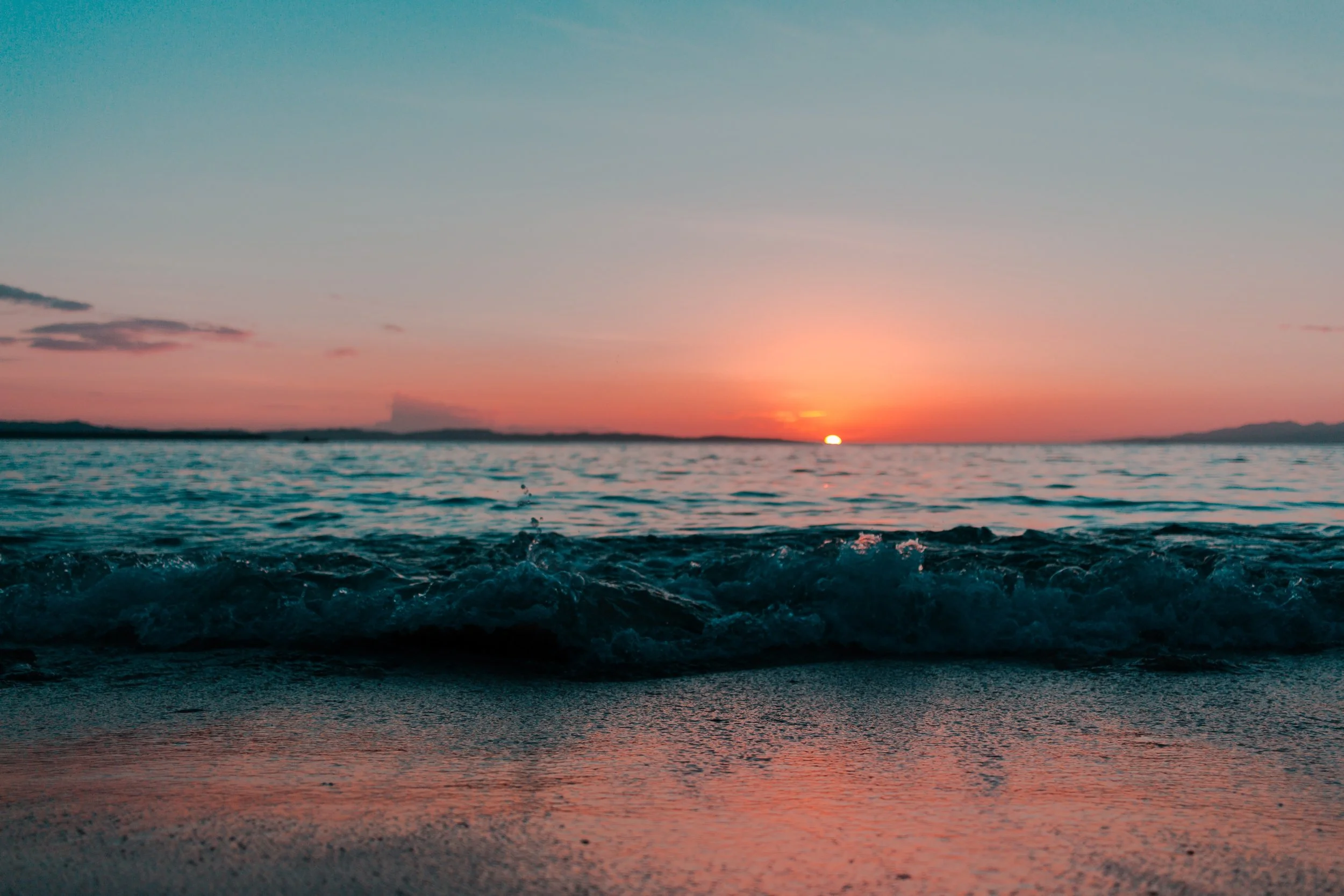 beach-dawn-depth-of-field-1139541.jpg