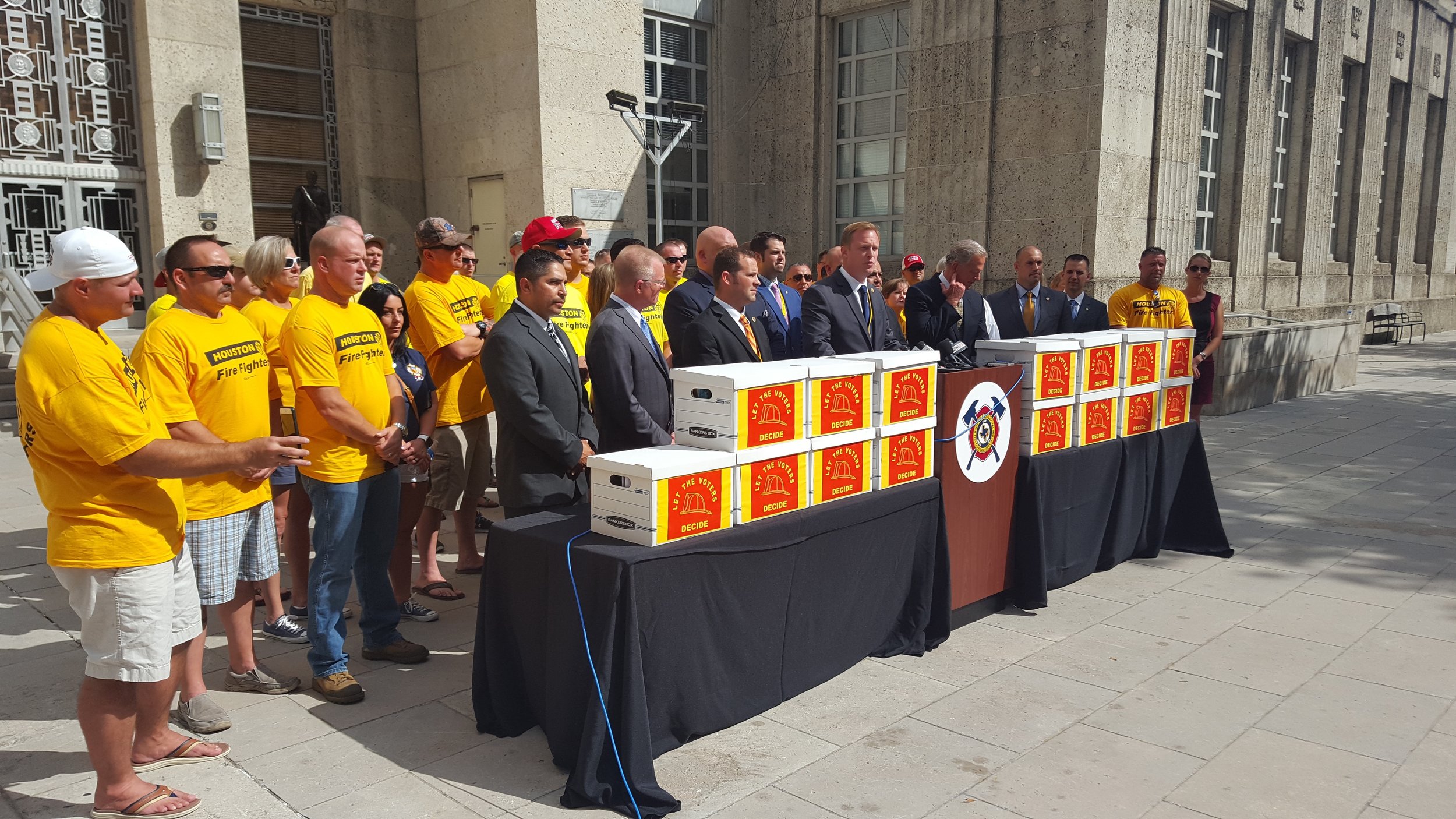 Houston+Firefighters+Turn+In.jpg