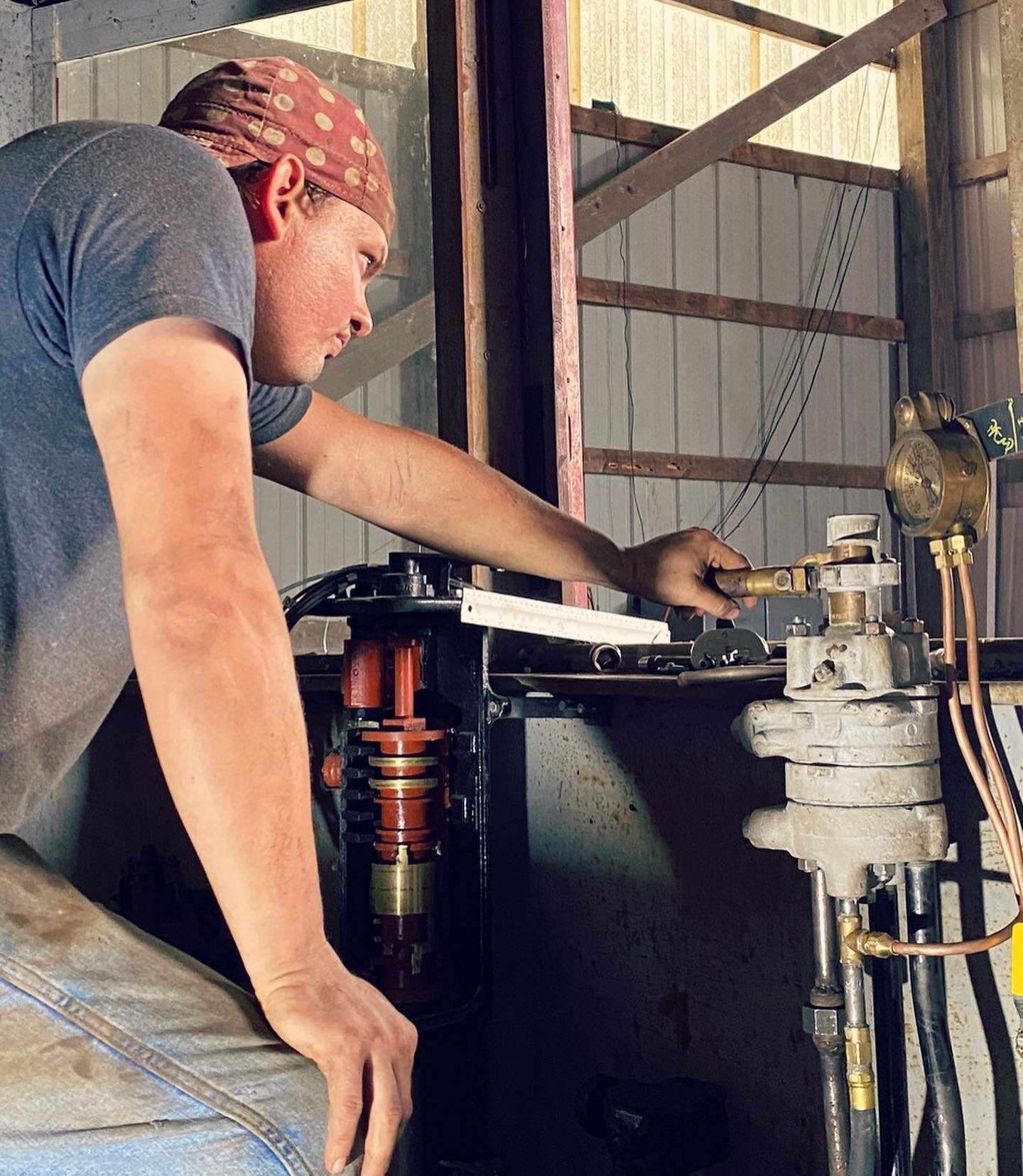 An original Indiana interurban rolling in the Hoosier Heartland is closer than ever! Throughout the summer, volunteers have been hard at work finishing a complete electrical and mechanical rebuild of Union Traction interurban no. 429, thanks to a Her