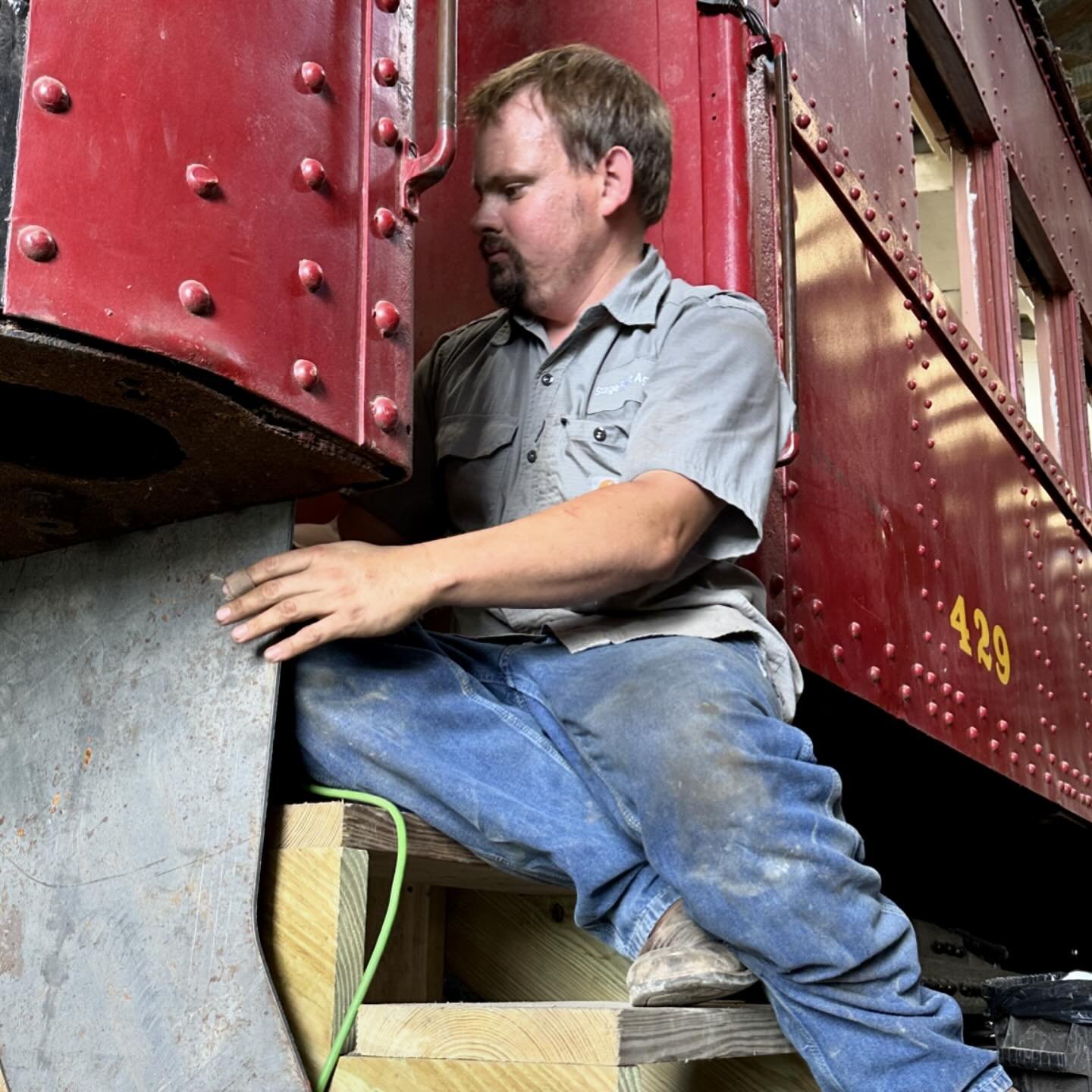 ⚡️ Exciting News! ⚡️

🎉 The Hoosier Heartland Trolley Company is excited to announce that interurban No. 429 has received a $4,999 Heritage Support Grant provided by the Indiana Historical Society and made possible by Lilly Endowment, Inc. The grant