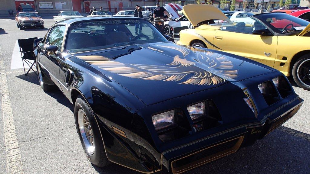 Firebird Show'n Shine at Hooter May 26, 2013 -- (24).jpg