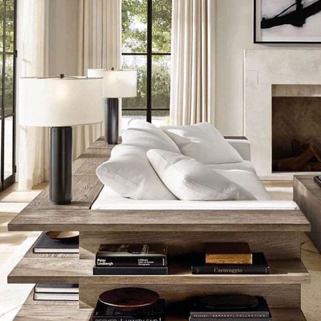 Timeless elegance. #interior_design #decora&ccedil;&atilde;o #beautifulhomes  #homedecor #interiores  #interiordesign #interiordesigner #homedesign #casa #dise&ntilde;odeinteriores 
#arquitetura  #classyinteriors  #dreamhome #homedesign #designcrush 