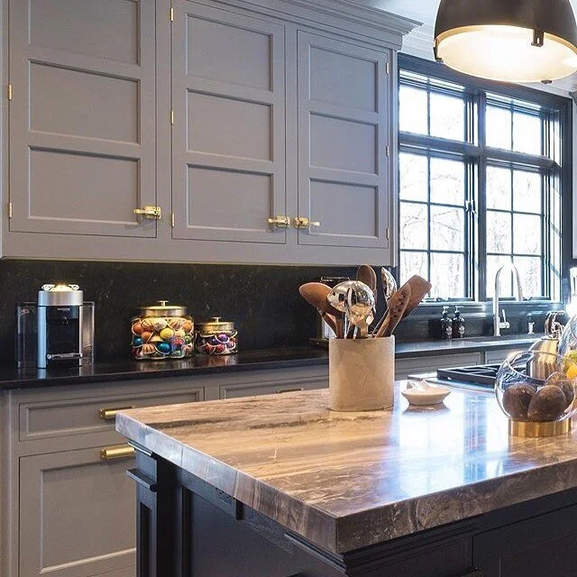 Just loving this combination of grey &amp; dark blue. And how heavenly is the worktop? It sets the tone perfectly. Beautifully executed by @christopherpeacock 
#interior_design #beautifulhomes  #homedecor  #interiordesign #contemporaryhomes #interior