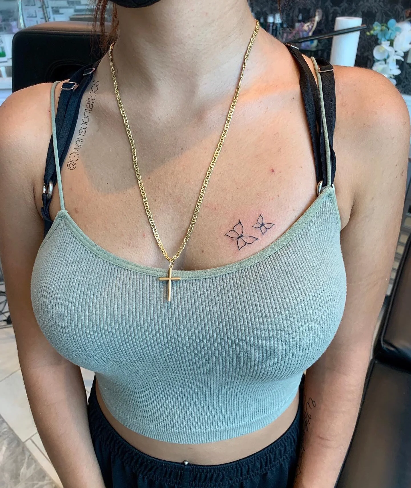 Cute mini butterflies for Skylar 🦋 _____________________________________
Follow us @gwansoontattoos ✍🏼
_____________________________________
☎️ 1-416-909-9055
📩 info@gwansoonleetattoo.com
🖥 www.gwansoonleetattoo.com
_____________________________________
.
.
.
.
.
#gwansoontattoos#tattooofinstagram#blackandgrey#tattooaddict#tattooartwork#tattoooftheday#tattoolife#tattoomodel#tattoostyle#skinart#tattooideas#tattooart#tattooworld#tattoolove#tattooinspiration#torontoart#torontoartist#mississauga#toronto#brampton#torontotattoo#mississaugatattoo#tatuaje#tattooidea#femaleartist#butterflytattoo#cutetattoo#simpletattoo#minimalism#finelinetattoo