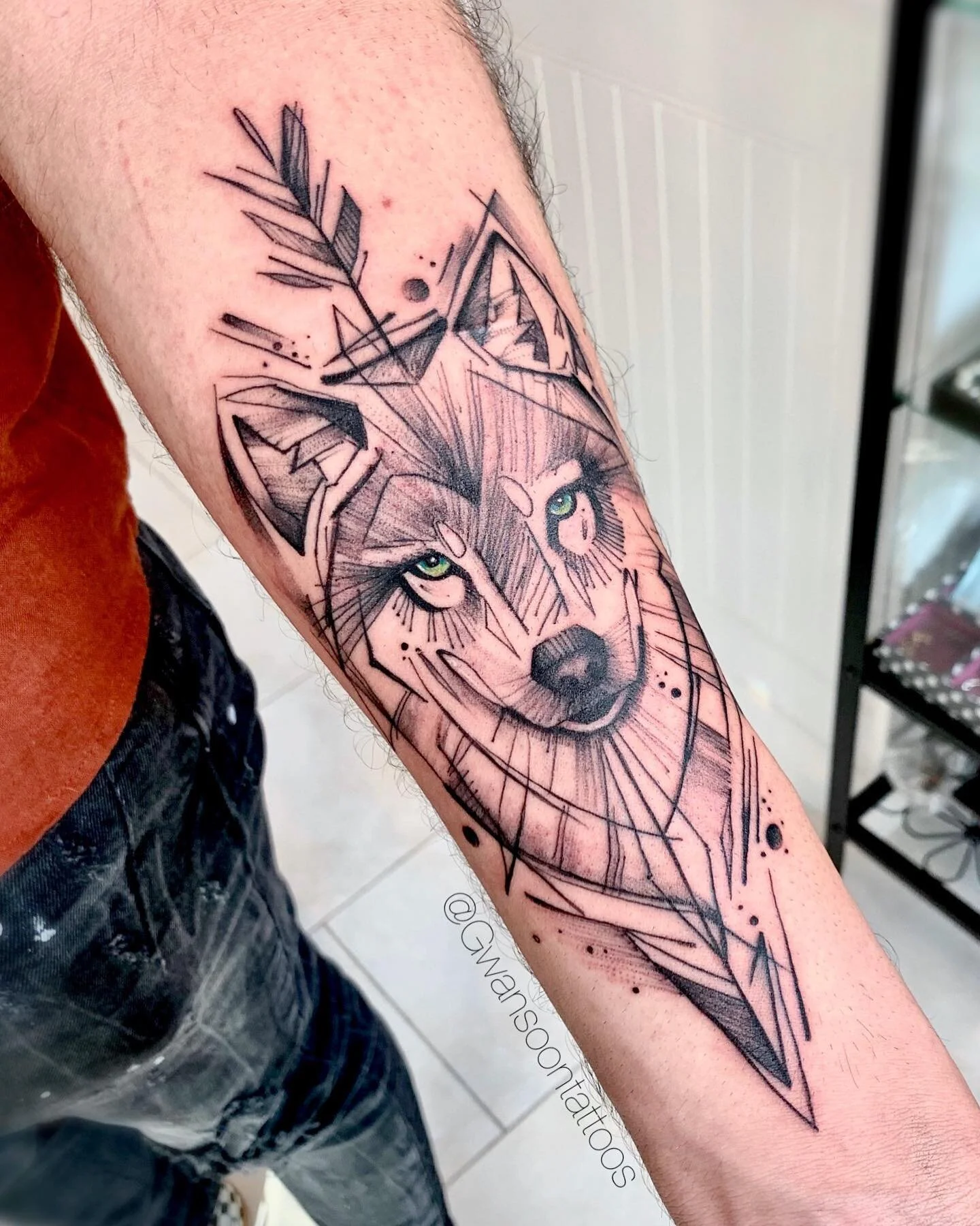 Geometric wolf &amp; arrow design done on inner forearm. Thanks for looking! 🙏🏼 _______________________________________________
Follow us @gwansoontattoos ✍🏼

_____________________________________
Follow us @gwansoontattoos ✍🏼
_____________________________________
☎️ 1-416-909-9055
📩 info@gwansoonleetattoo.com
🖥 www.gwansoonleetattoo.com
_____________________________________
.
.
.
.
.
#gwansoontattoos#tattooofinstagram#blackandgrey#tattooaddict#tattooartwork#tattoooftheday#tattoolife#tattoomodel#tattoostyle#skinart#tattooideas#tattooart#tattooworld#tattoolove#tattooinspiration#torontoart#torontoartist#mississauga#toronto#brampton#torontotattoo#wolftattoo#wolftattoos#wolf