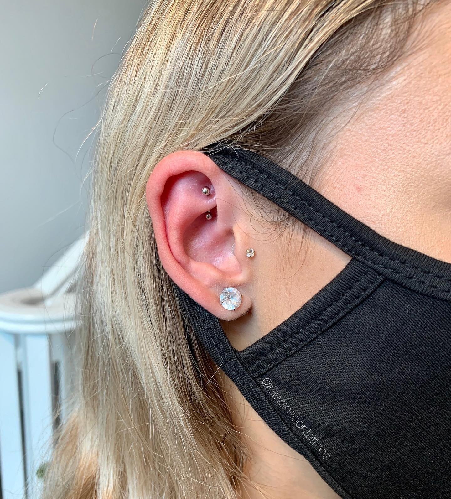 ✨Rook Piercing ✨ _____________________________________
Follow us @gwansoontattoos ✍🏼
_____________________________________
☎️ 1-416-909-9055
📩 info@gwansoonleetattoo.com
🖥 www.gwansoonleetattoo.com
_____________________________________

.
.
.
.
.
