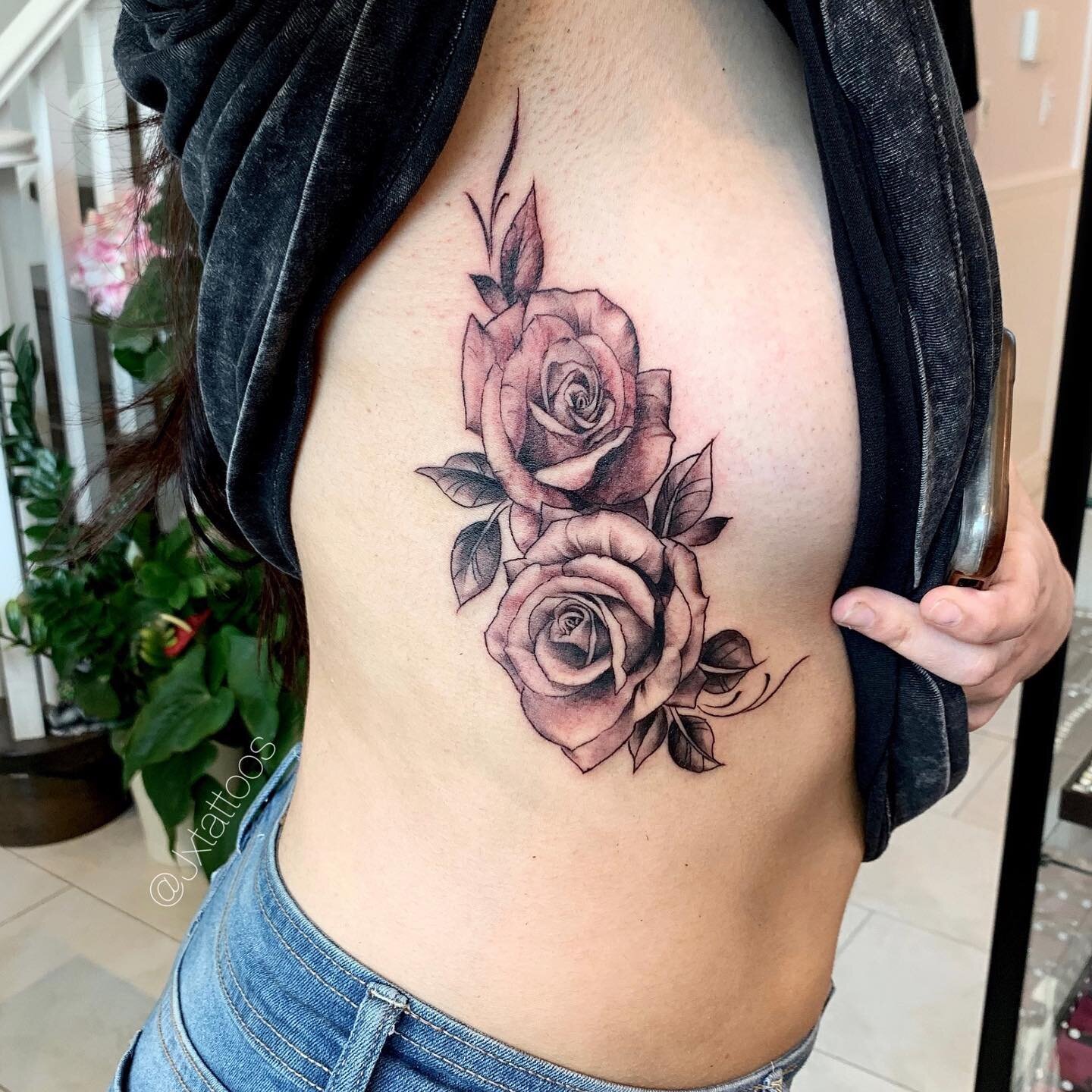 Roses for Alex 🌹 &mdash;&mdash;&mdash;&mdash;&mdash;&mdash;&mdash;&mdash;&mdash;&mdash;&mdash;&mdash;&mdash;&mdash;&mdash;&mdash;&mdash;&mdash;
Follow us @gwansoontattoos ✍🏼
&mdash;&mdash;&mdash;&mdash;&mdash;&mdash;&mdash;&mdash;&mdash;&mdash;&mdash;&mdash;&mdash;&mdash;&mdash;&mdash;&mdash;&mdash;
☎️ 1-416-909-9055
📩 info@gwansoonleetattoo.com
🖥 www.gwansoonleetattoo.com
&mdash;&mdash;&mdash;&mdash;&mdash;&mdash;&mdash;&mdash;&mdash;&mdash;&mdash;&mdash;&mdash;&mdash;&mdash;&mdash;&mdash;&mdash;
.
.
.
.
.
#gwansoontattoos#tattooofinstagram#blackandgrey#tattooaddict#tattooartwork#tattoooftheday#tattoolife#tattoomodel#tattoostyle#skinart#tattooideas#tattooart#tattooworld#tattoolove#tattooinspiration#torontoart#torontoartist#mississauga#toronto#brampton#torontotattoo#mississaugatattoo#tatuaje#tattooidea#femaleartist#rosetattoo#rose#rosestattoo#ribtattoo#floraltattoo