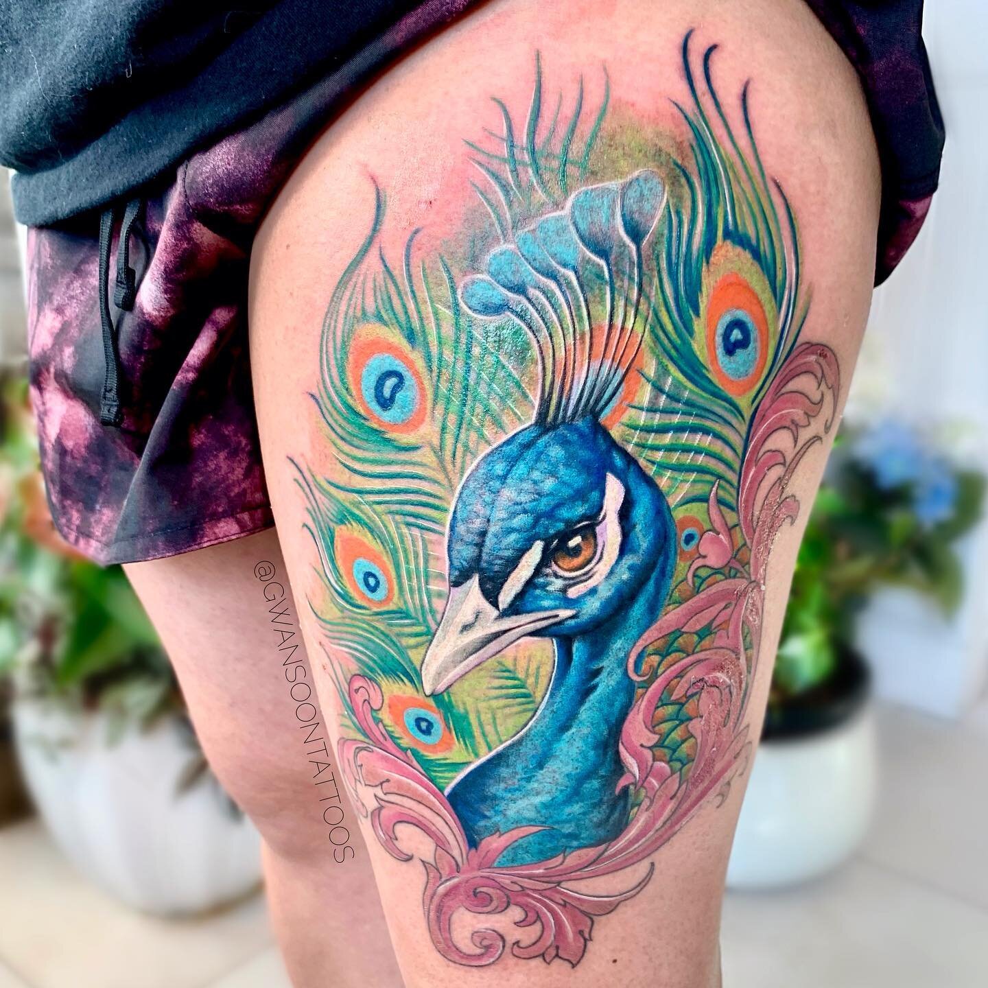 Beautiful custom peacock piece on thigh, done in full colour. Parts healed &amp; fresh. Thanks Lesley! 🦚🎀 _________________________________________________ 

Follow us @gwansoontattoos ✍🏼

Artist - @jina.gwansoontattoos
___________________________